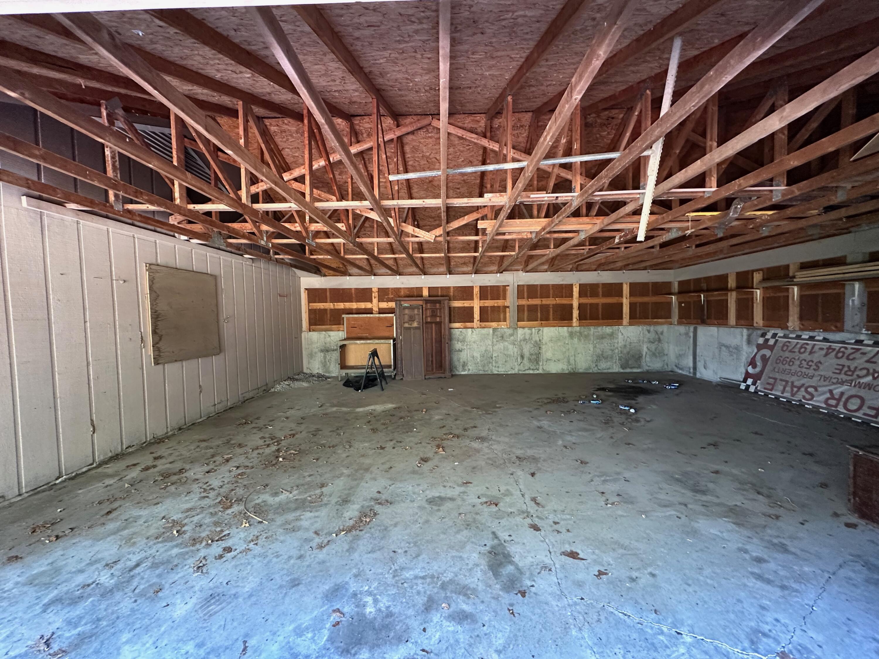 203 Blue Meadows Drive Property Photo 27