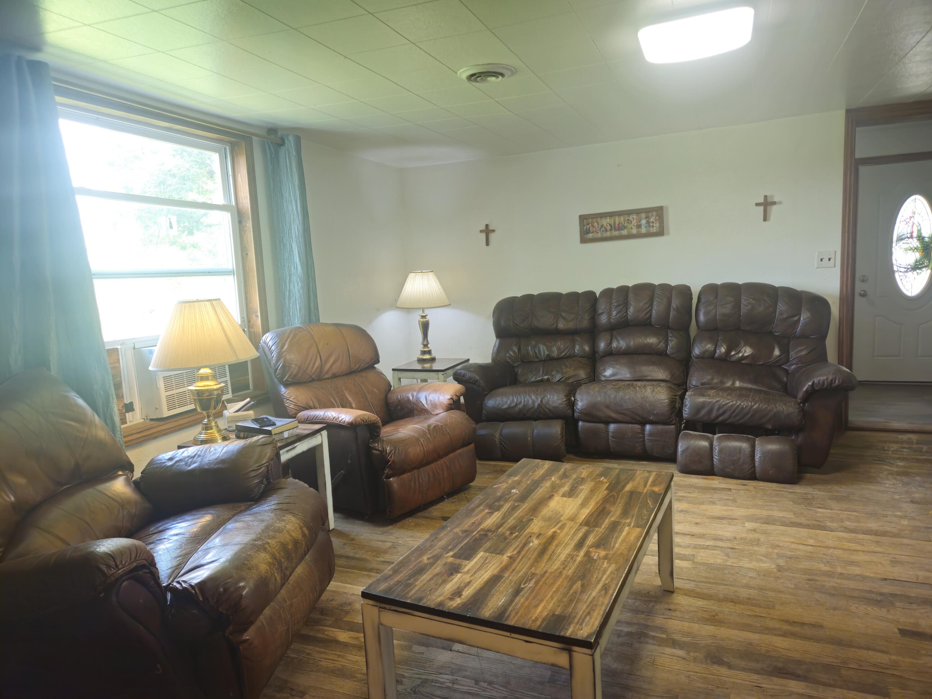 18896 Highway H Property Photo 6
