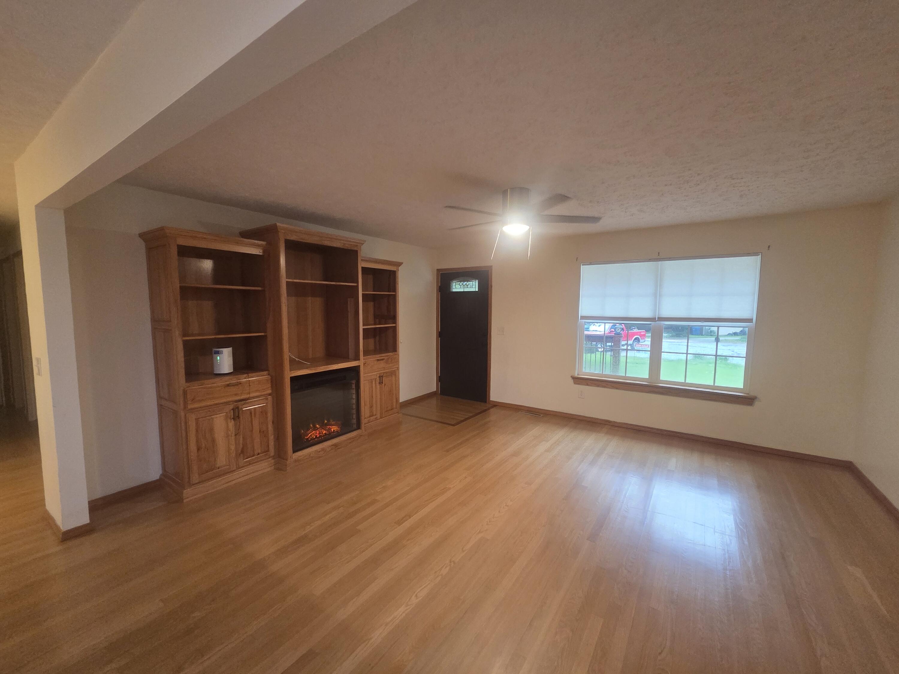 1004 North 11th Avenue Property Photo 3