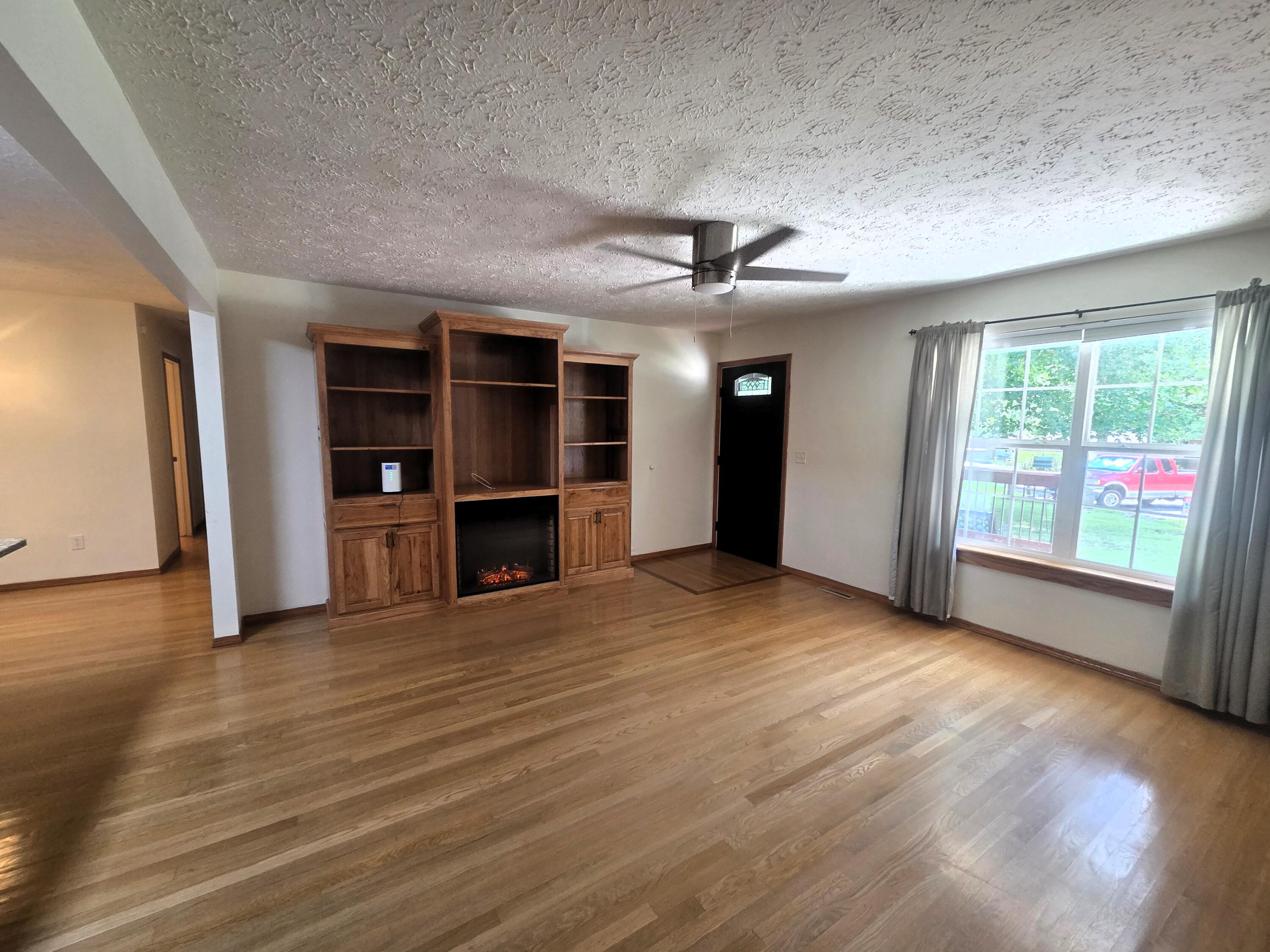 1004 North 11th Avenue Property Photo 4