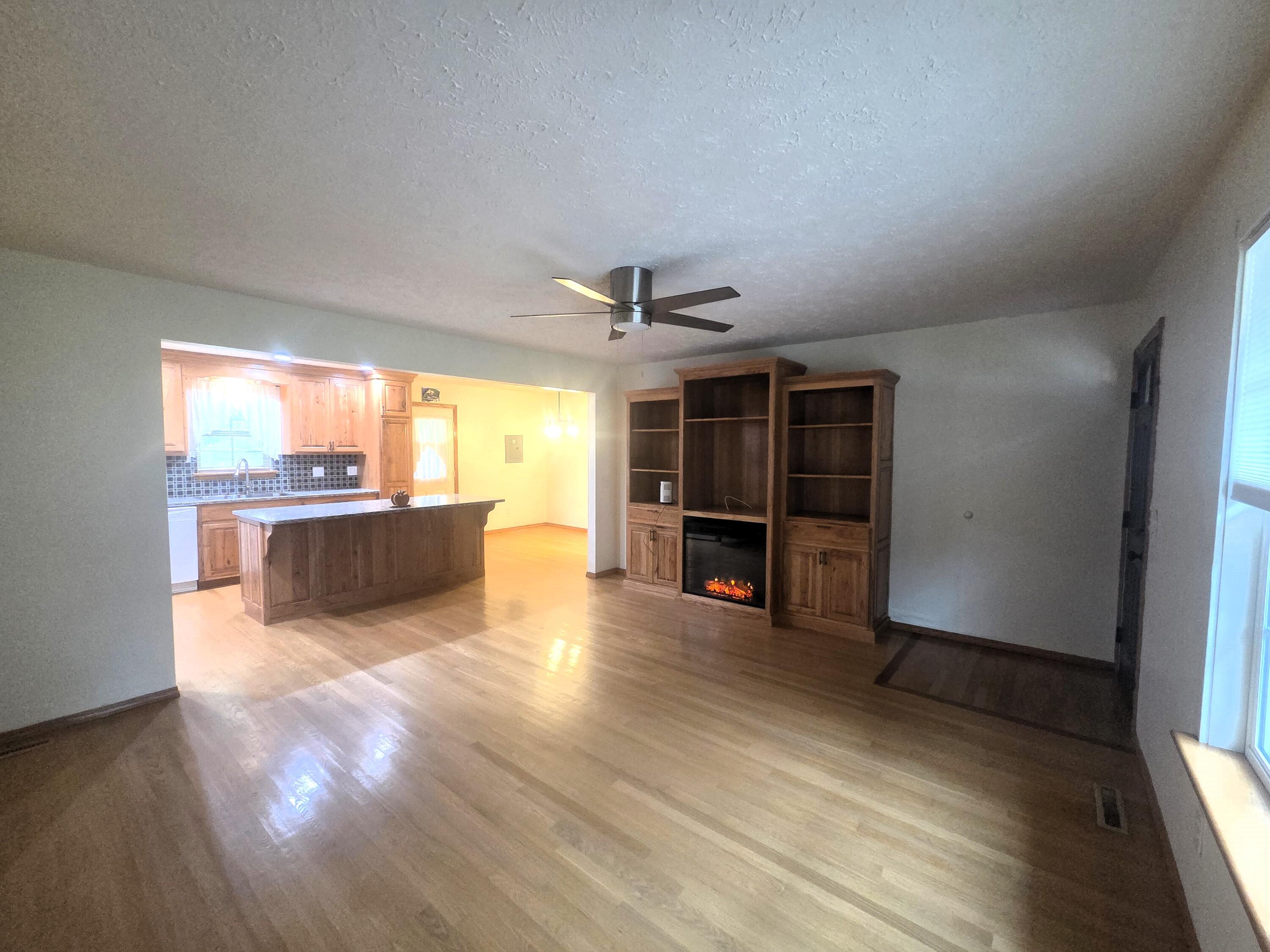 1004 North 11th Avenue Property Photo 5