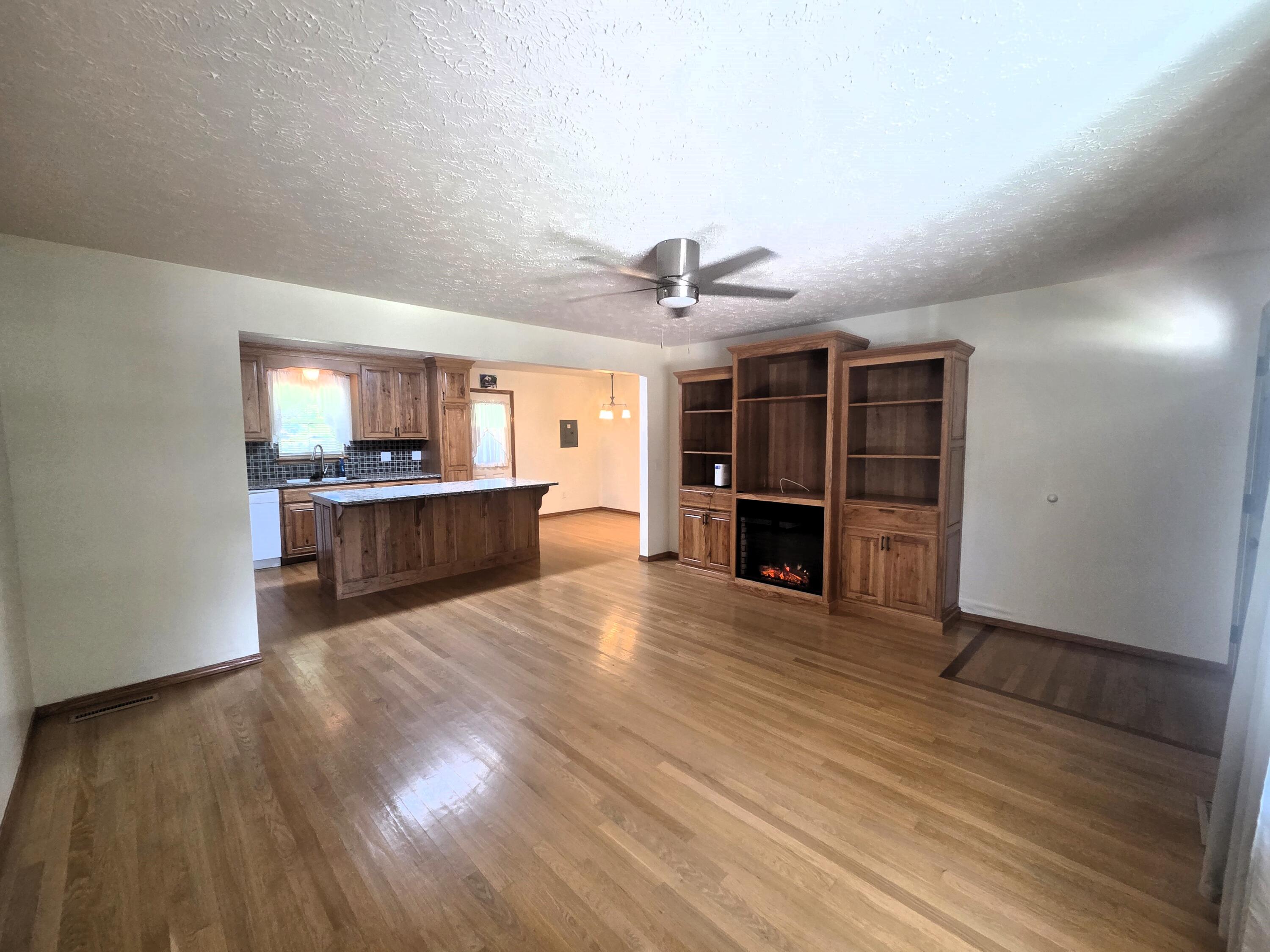 1004 North 11th Avenue Property Photo 6