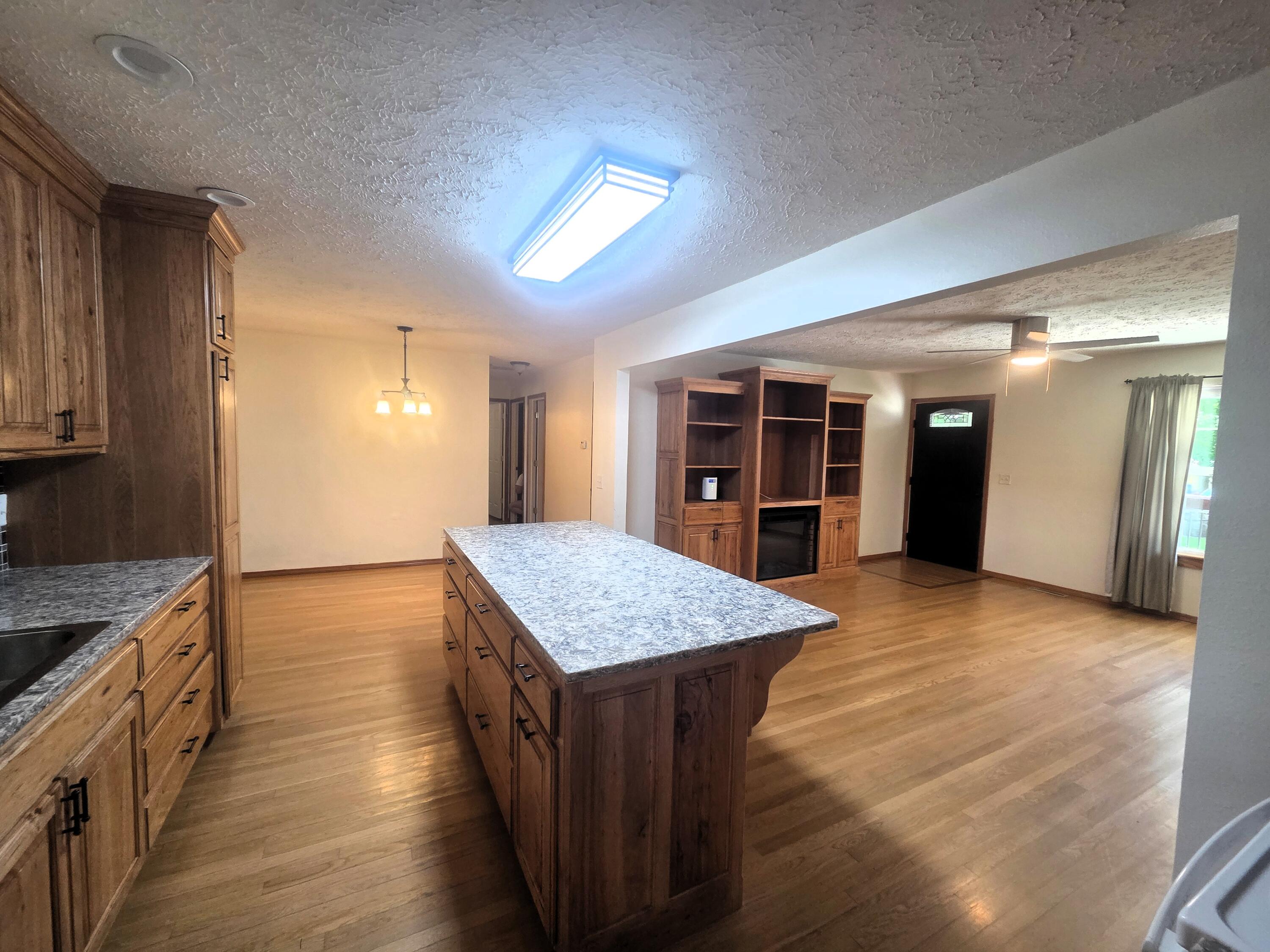 1004 North 11th Avenue Property Photo 7