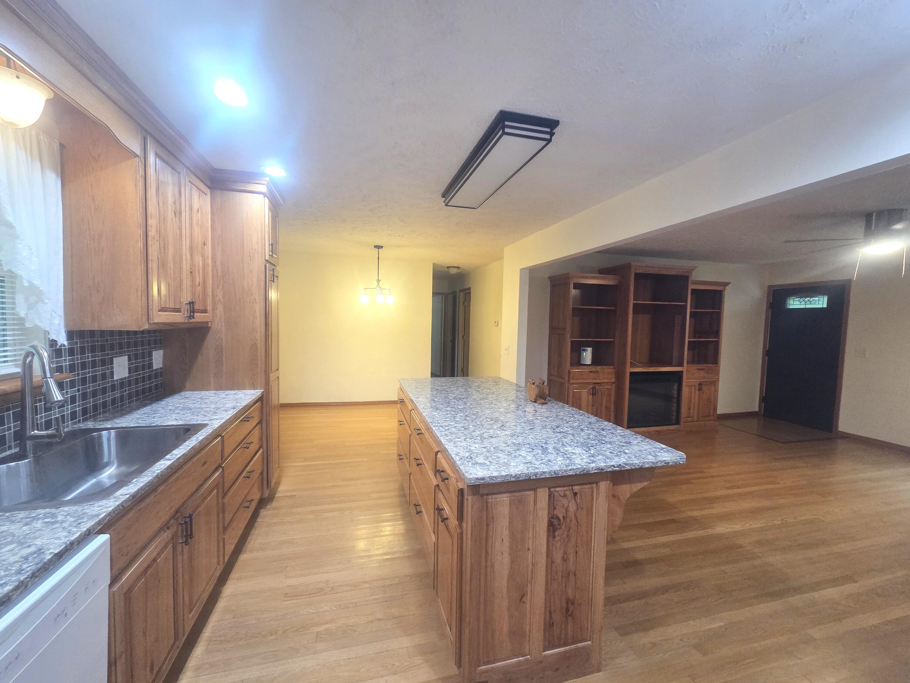 1004 North 11th Avenue Property Photo 8