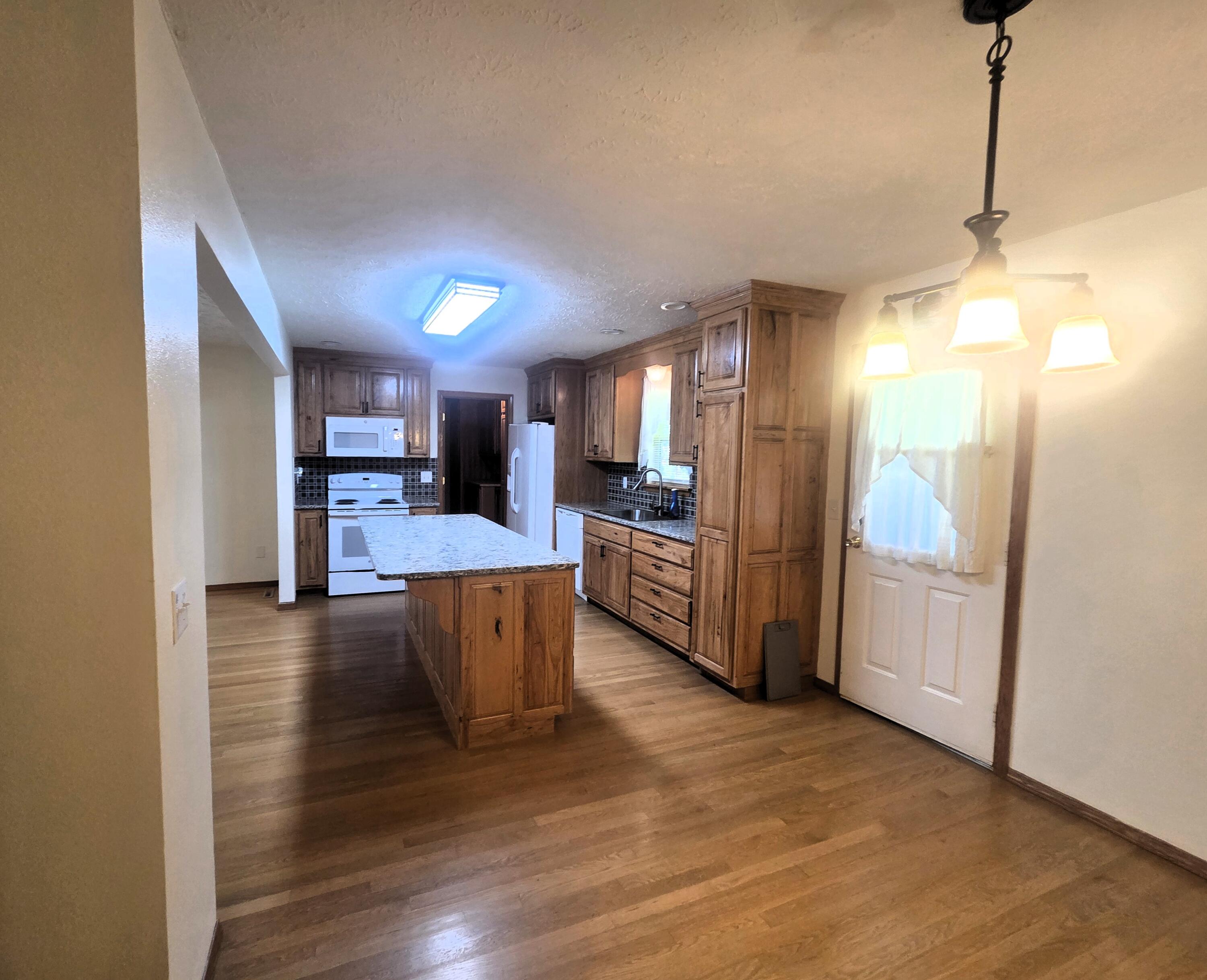 1004 North 11th Avenue Property Photo 10