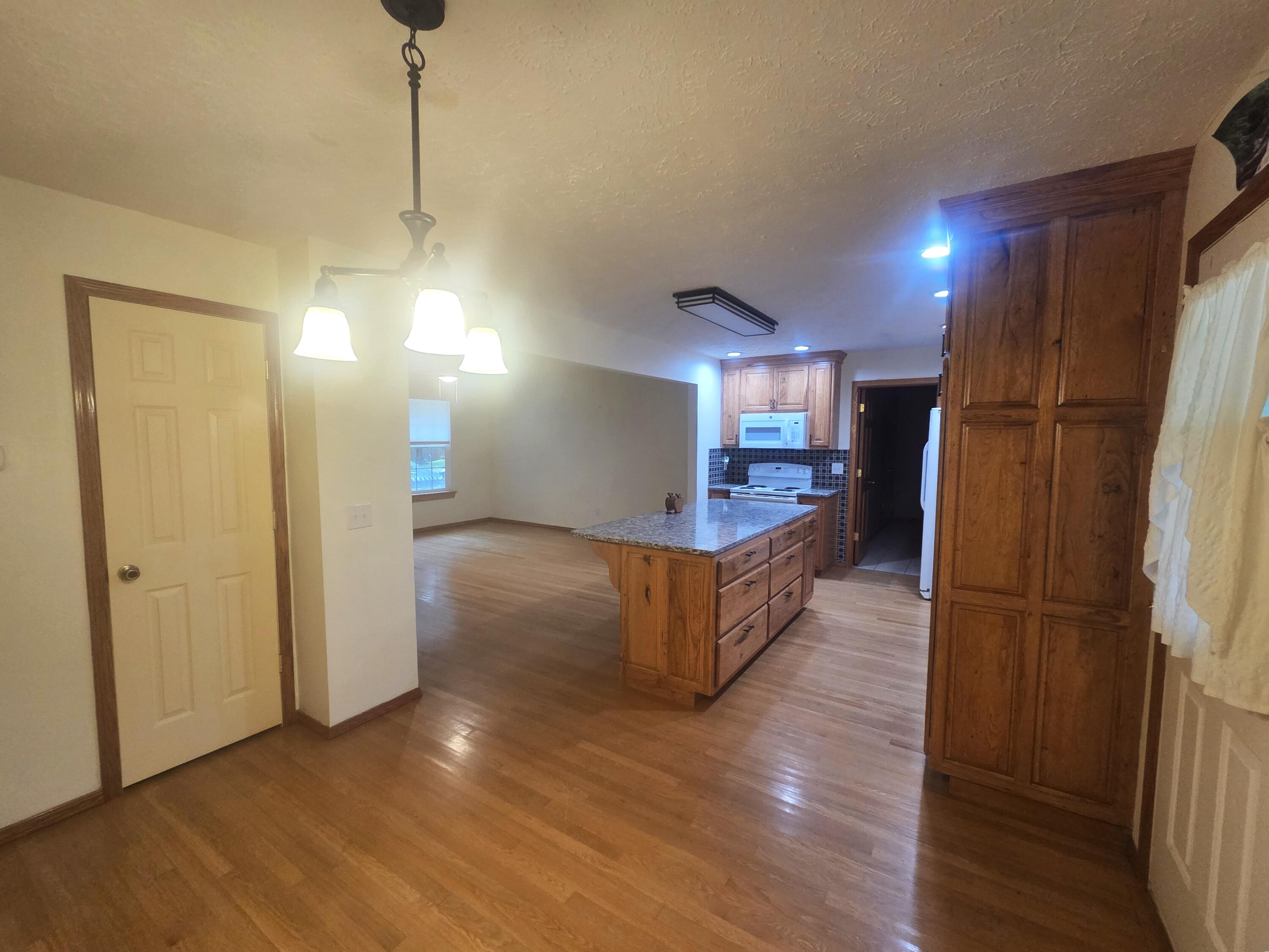 1004 North 11th Avenue Property Photo 12
