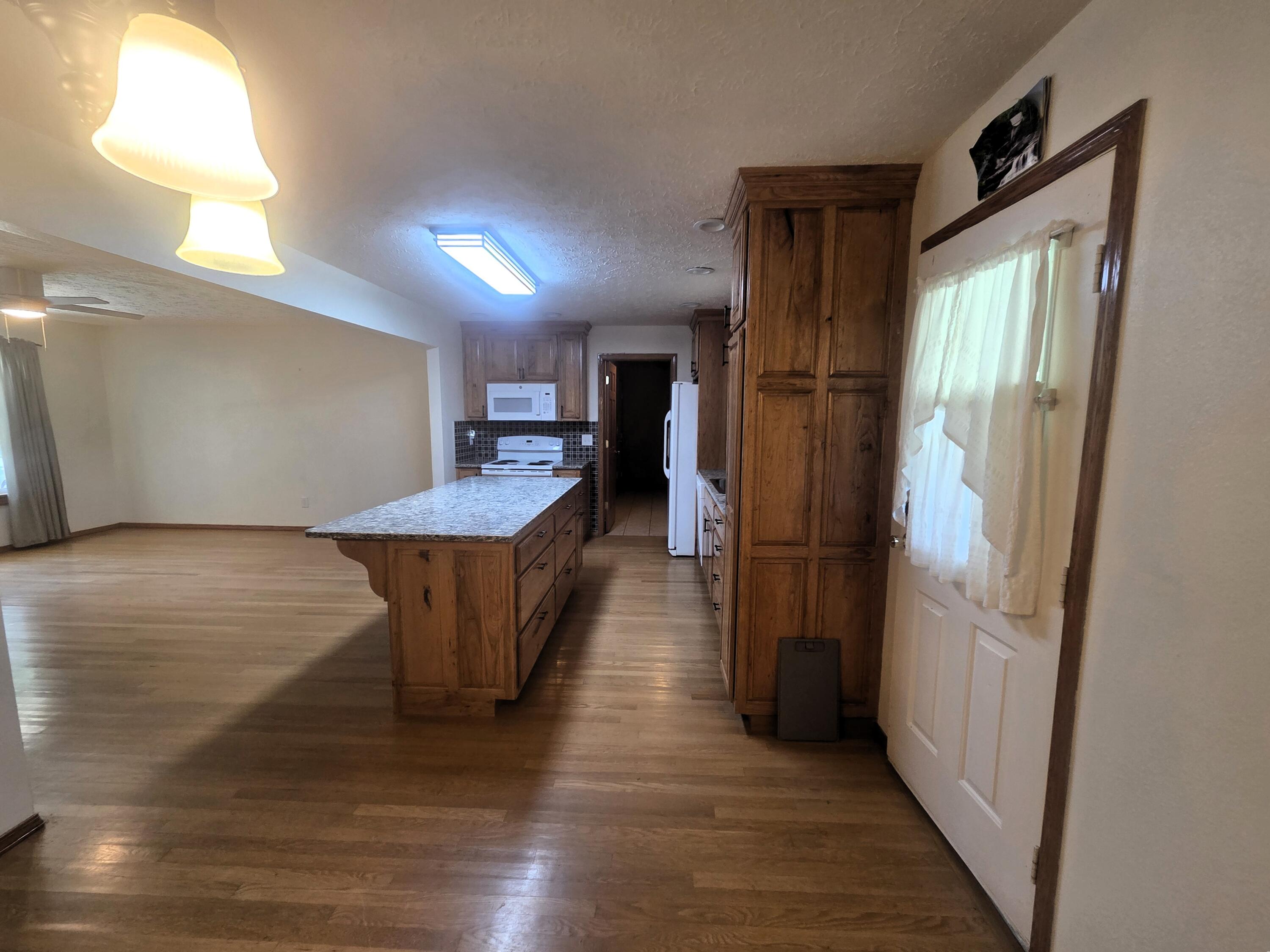 1004 North 11th Avenue Property Photo 13