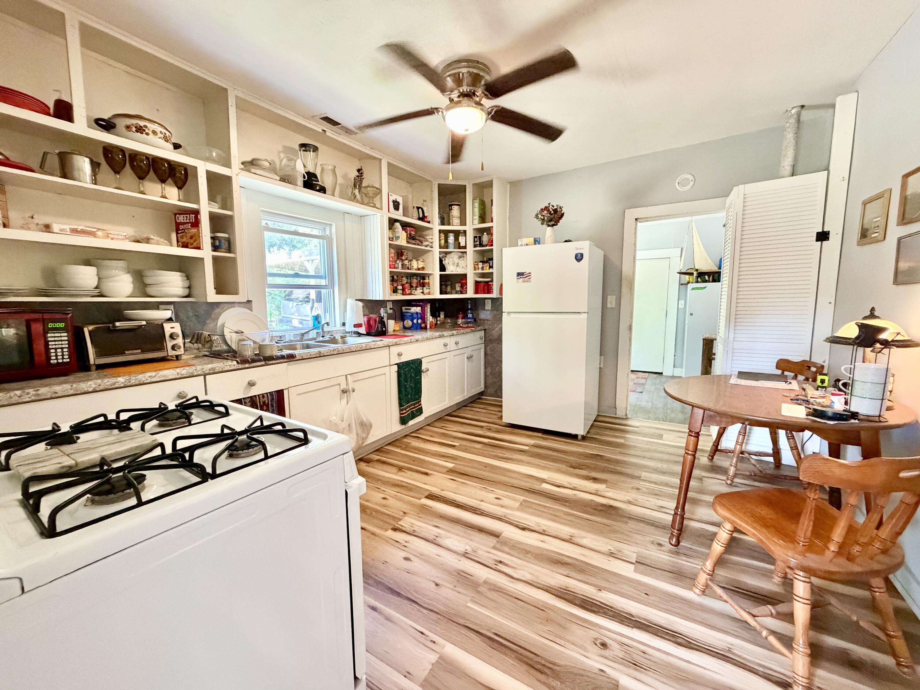 498 South Street Property Photo 13