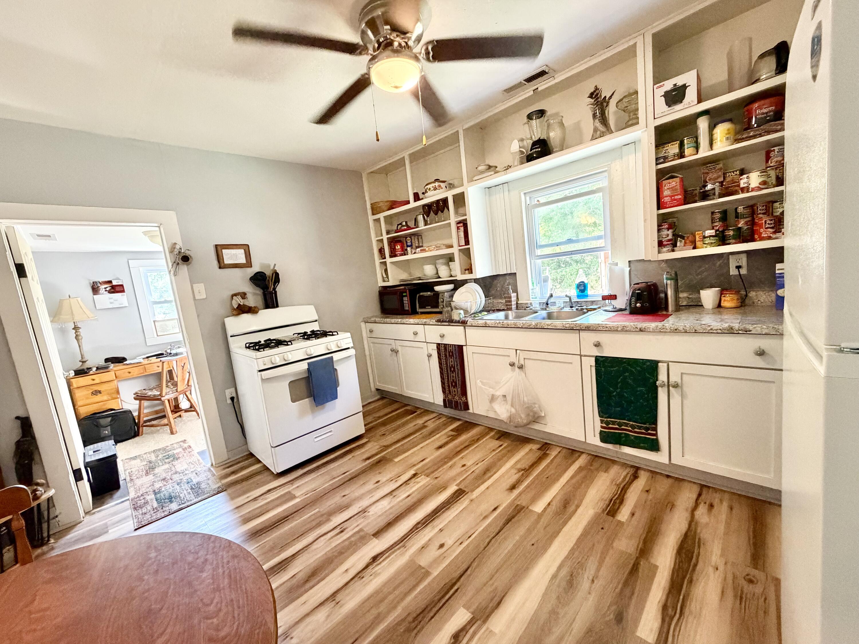 498 South Street Property Photo 14