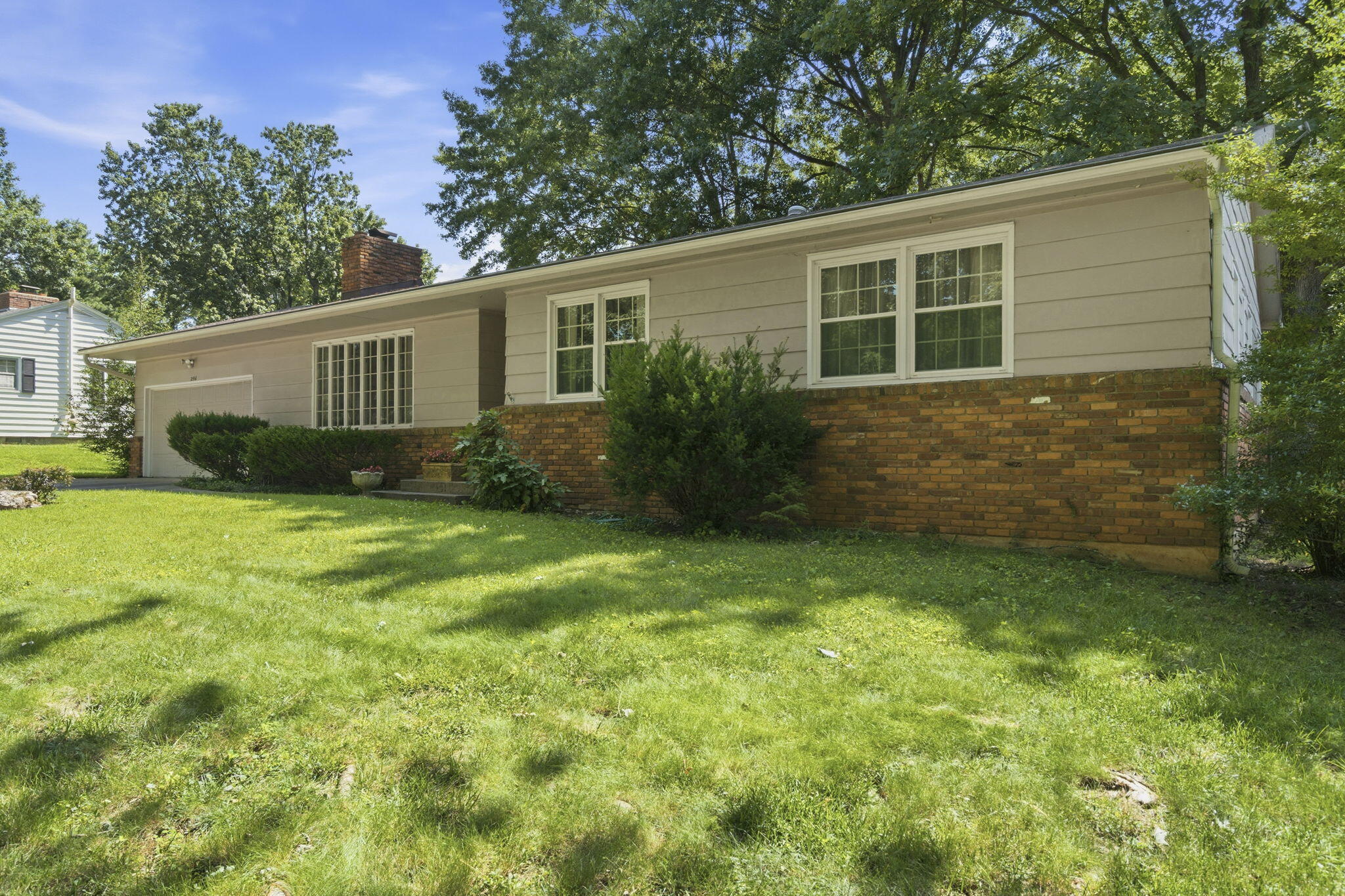 2516 South Sheridan Boulevard Property Photo 2