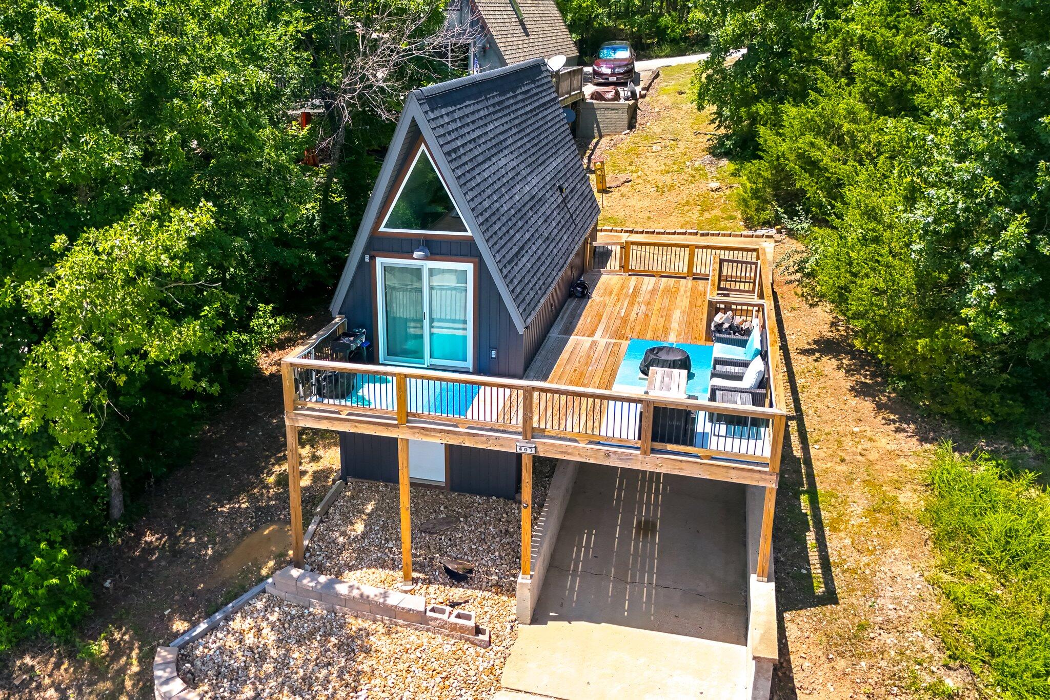 407 Iroquois Lane Property Photo 4