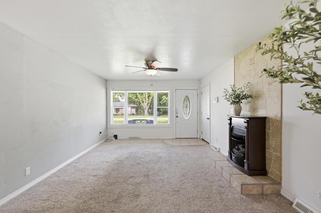 303 Verbryck Street Property Photo 8