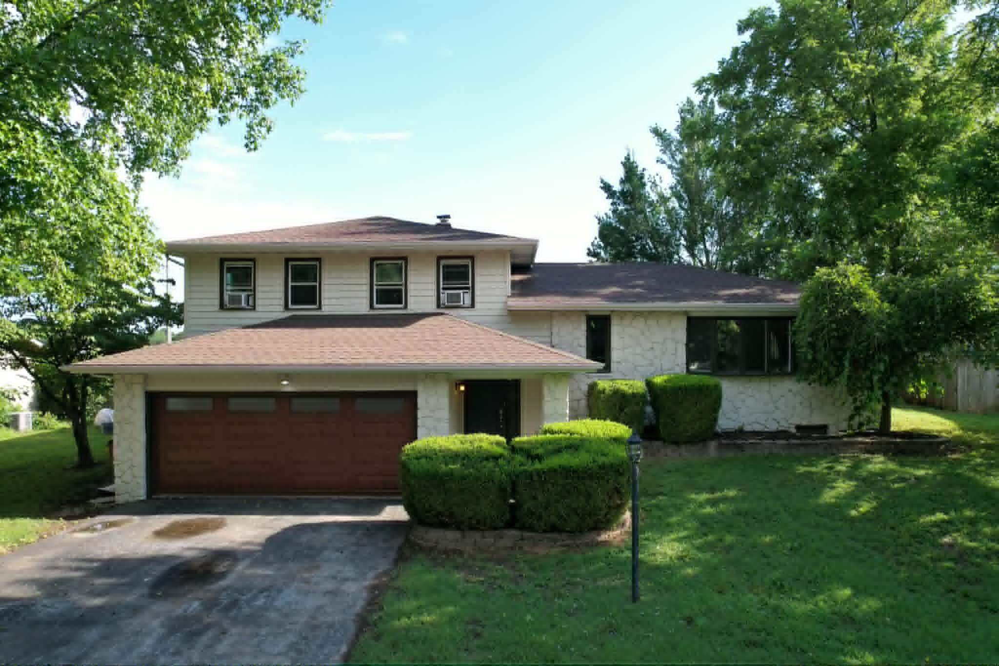 1017 West Meadowview Lane Property Photo 1