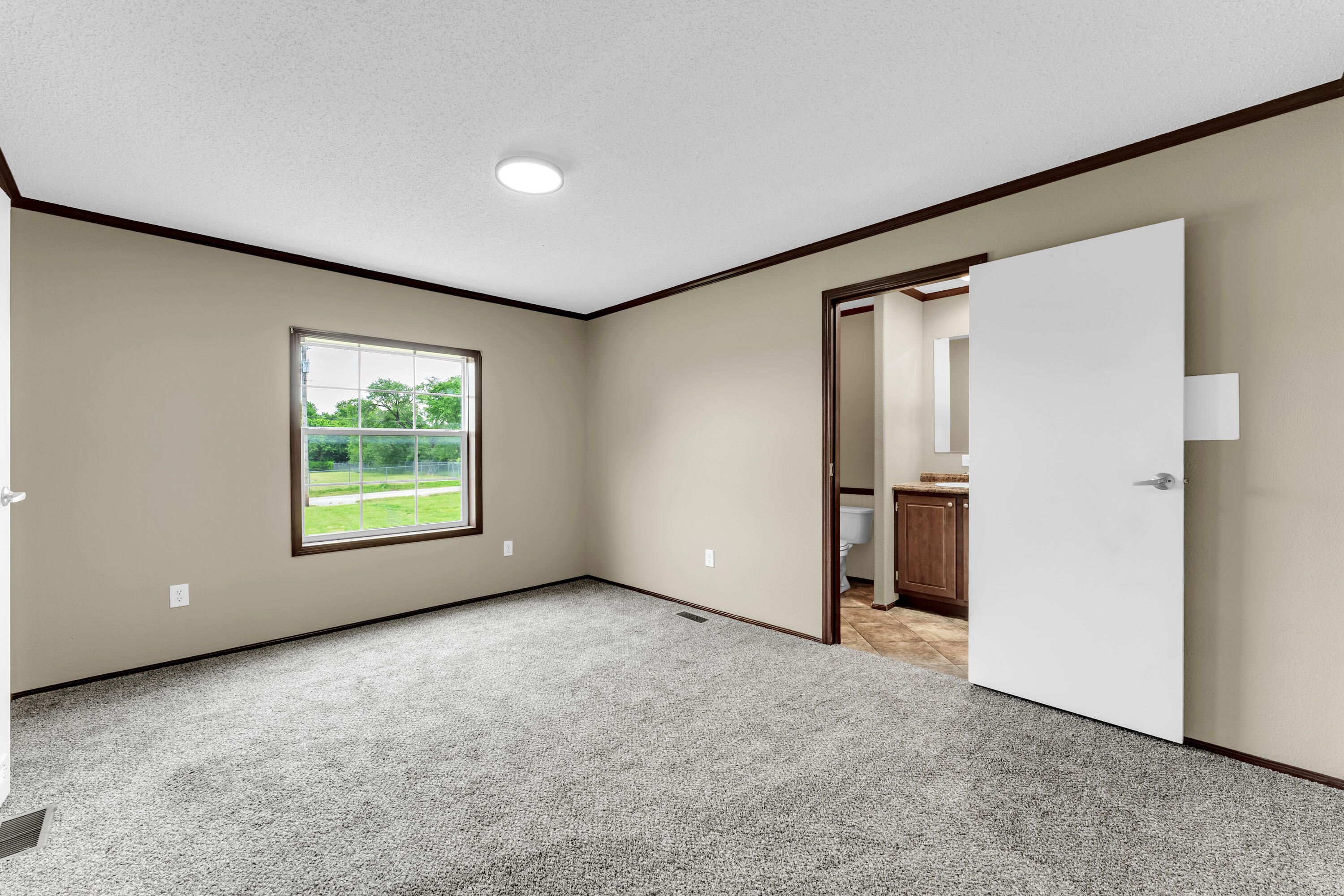 12625 Main Street Property Photo 17
