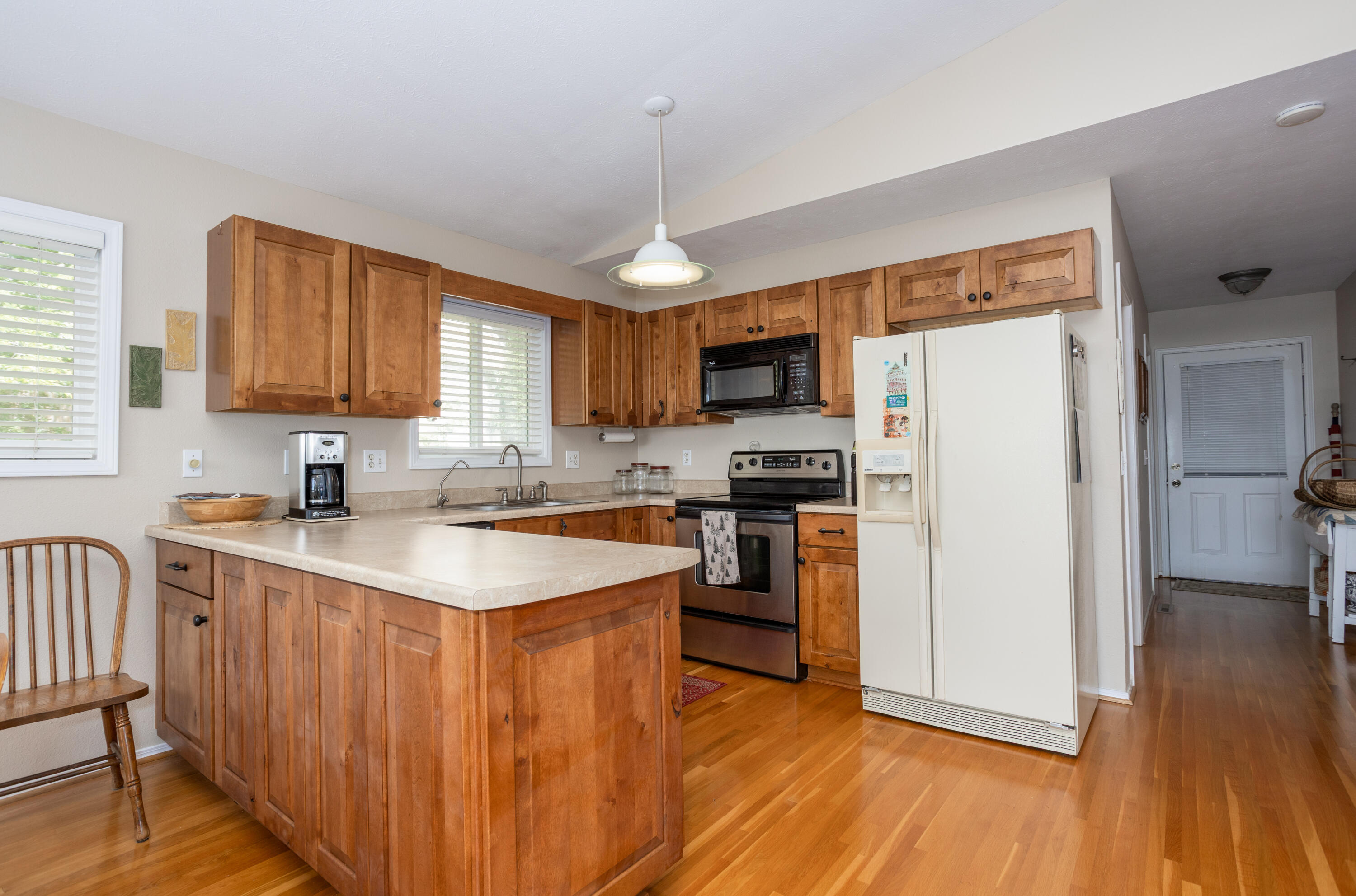 670 Shore Point Road Property Photo 11