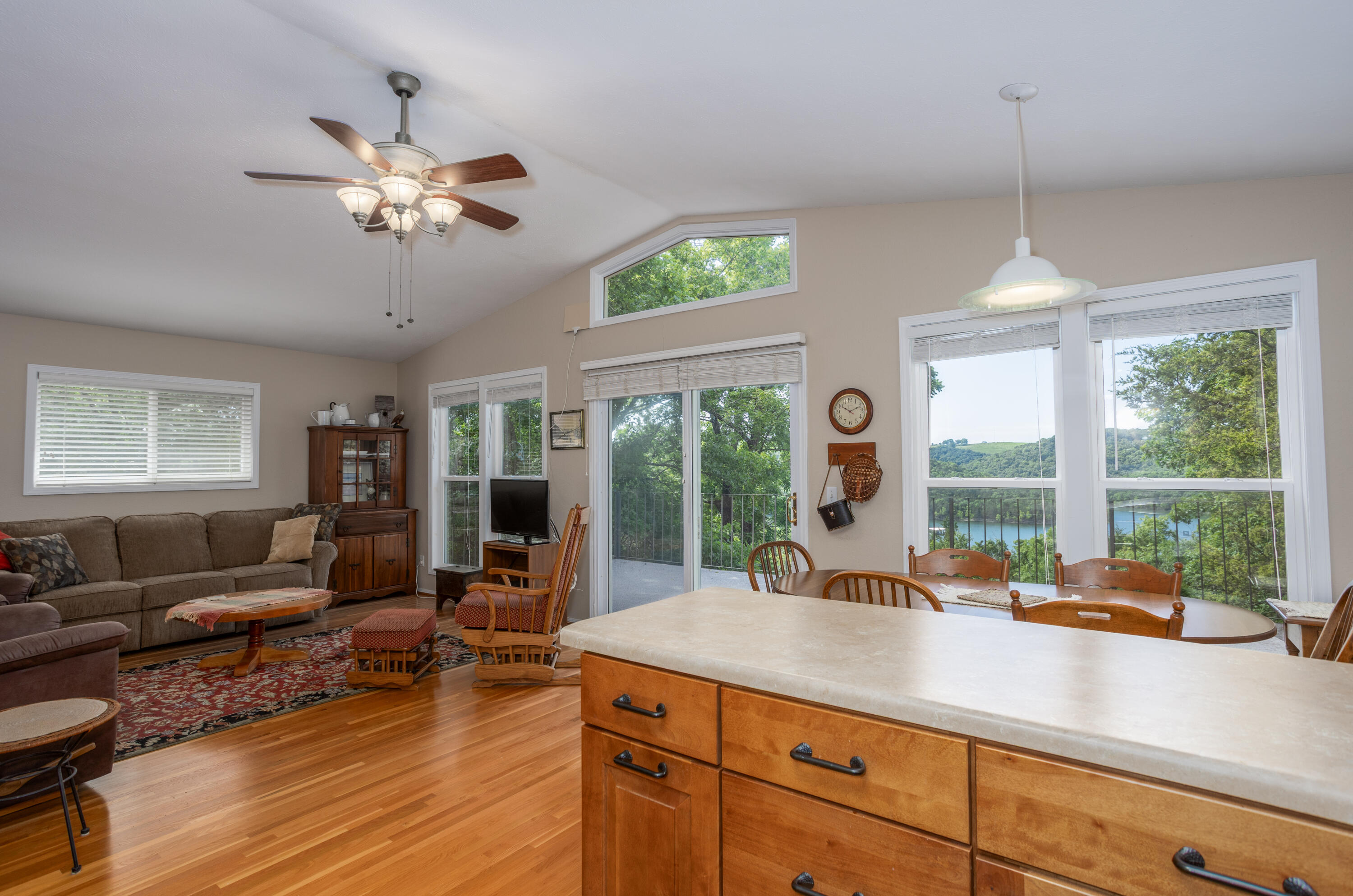 670 Shore Point Road Property Photo 14