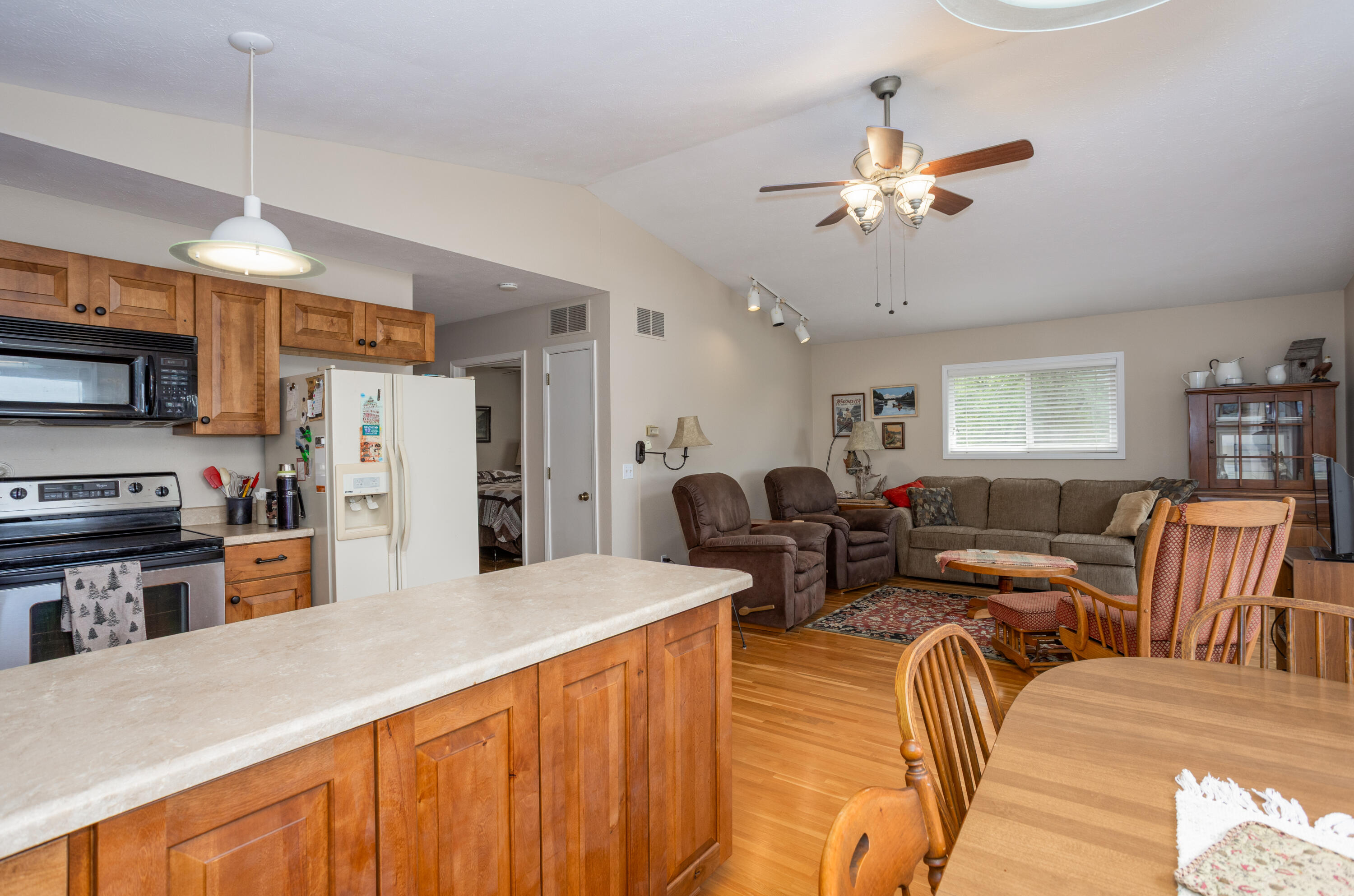 670 Shore Point Road Property Photo 19