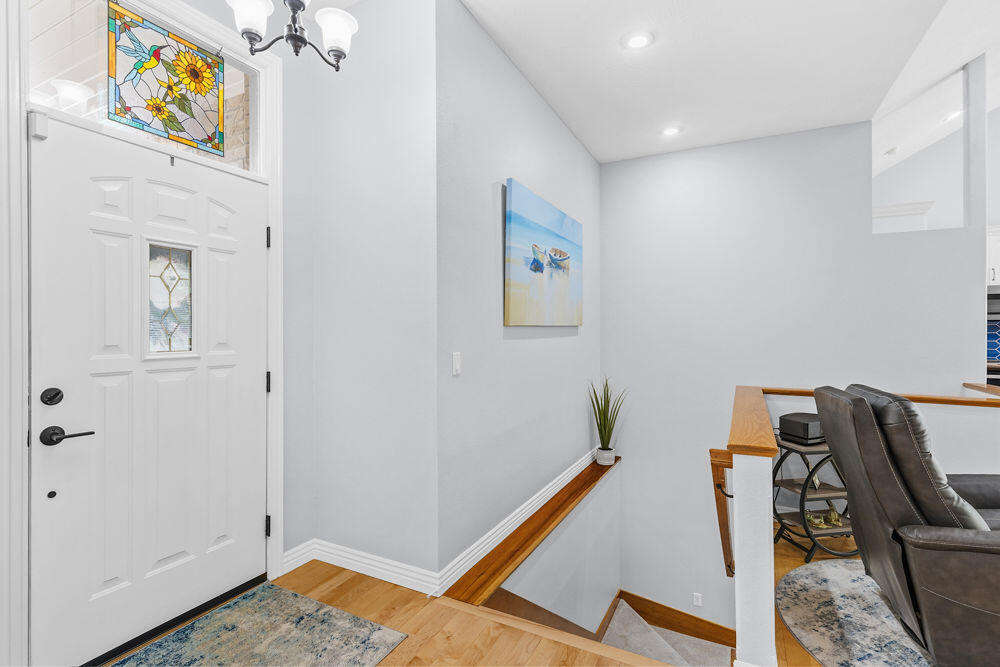 377 East Degraffenreid Street Property Photo 6
