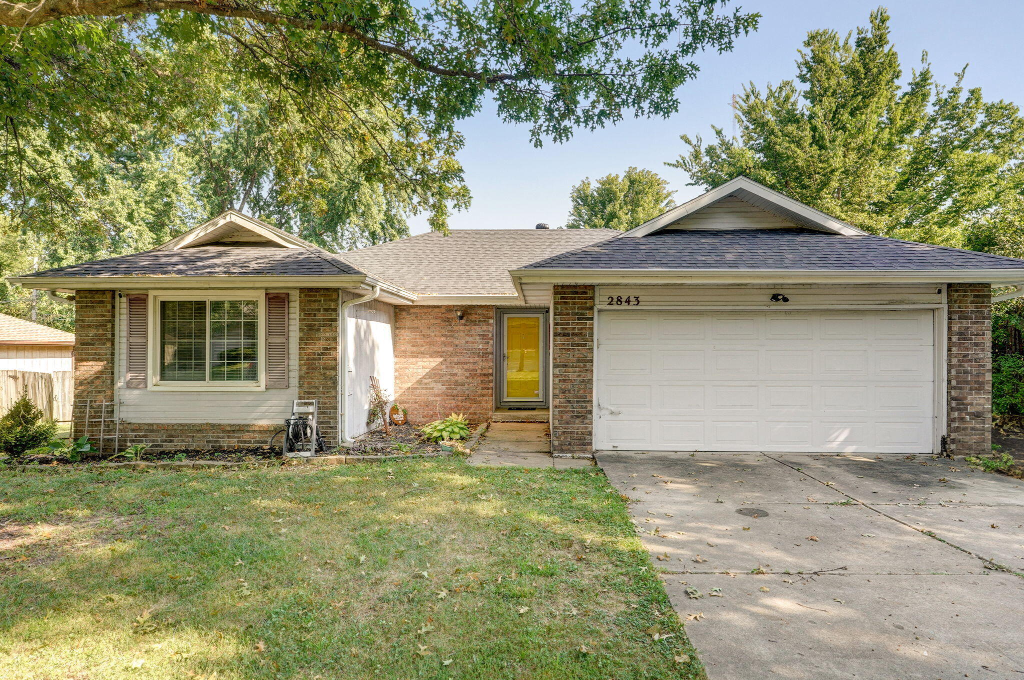 2843 West Primrose Lane Property Photo 1