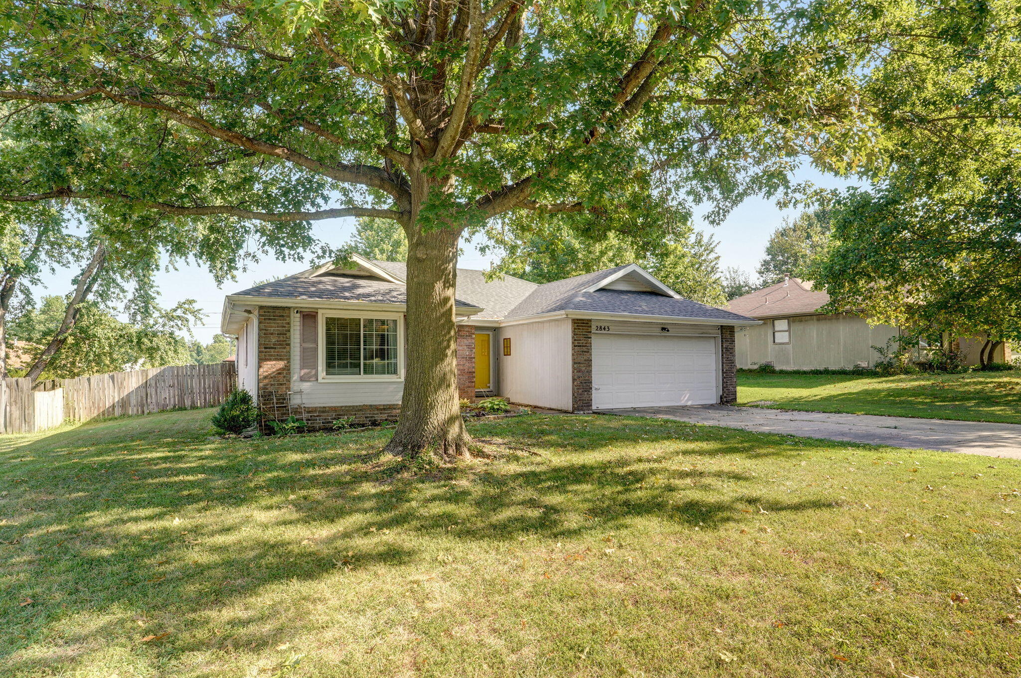 2843 West Primrose Lane Property Photo 2