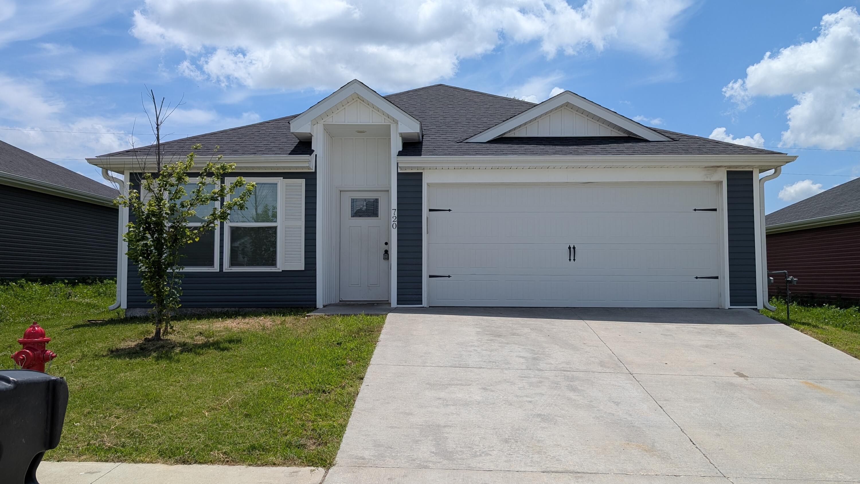 720 Short Leaf Lane Property Photo 1