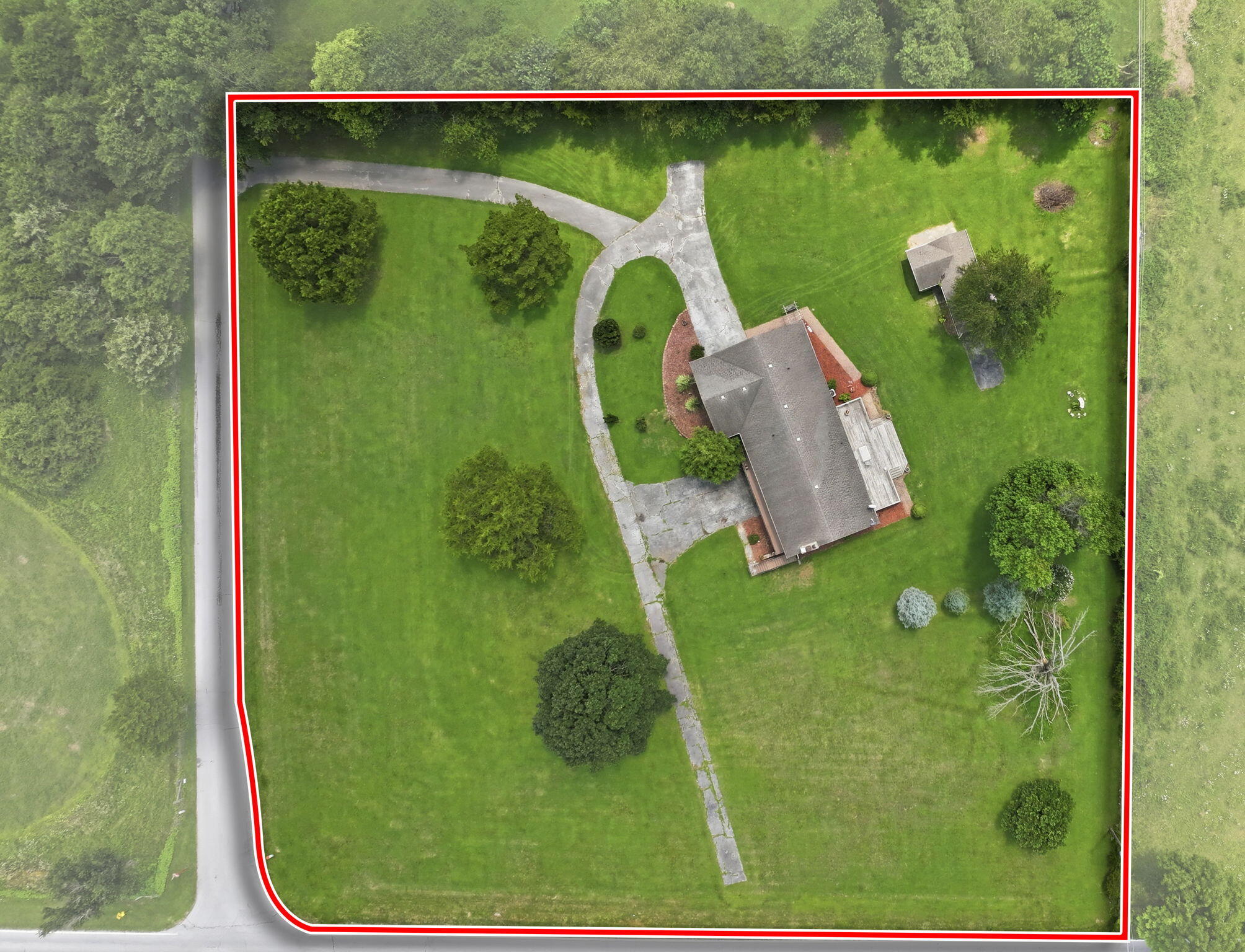 2028 East Mccracken Road Property Photo 6