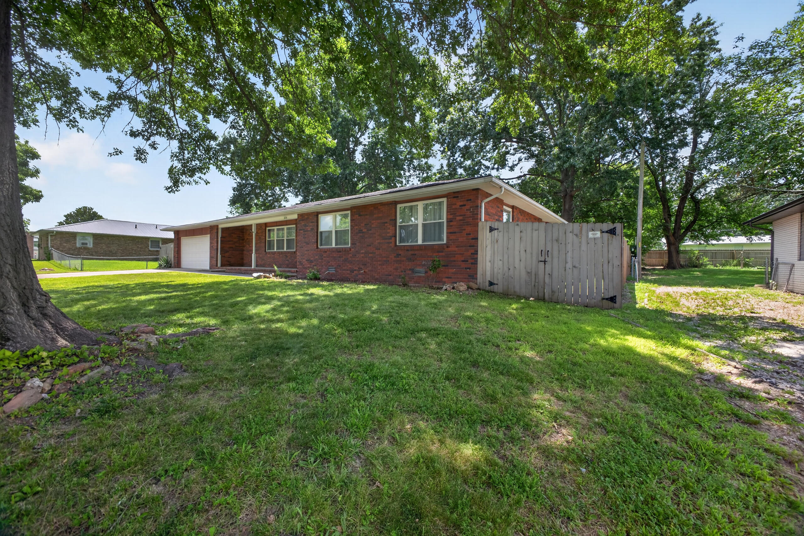 1404 East Lindon Street Property Photo 3