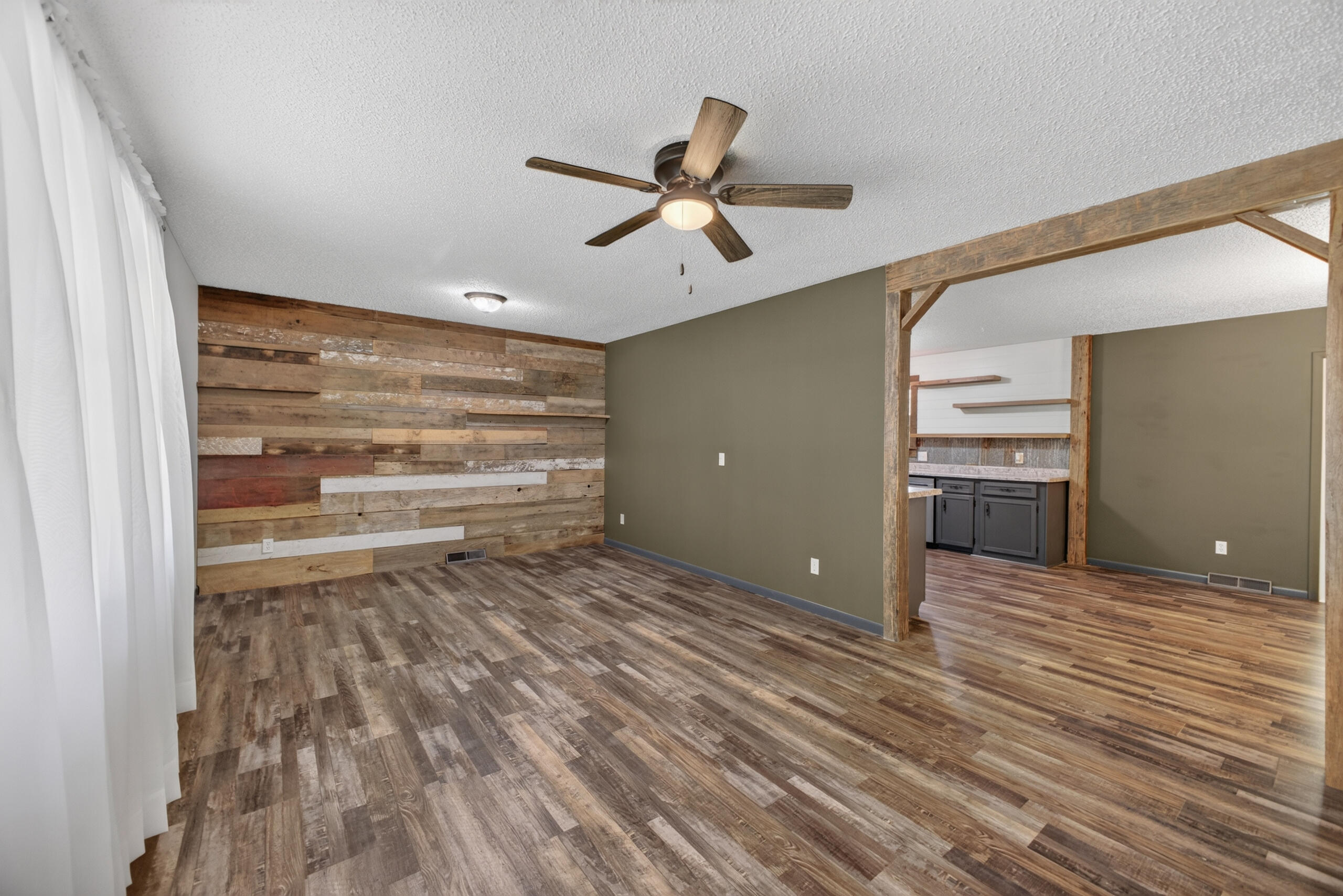 1404 East Lindon Street Property Photo 8