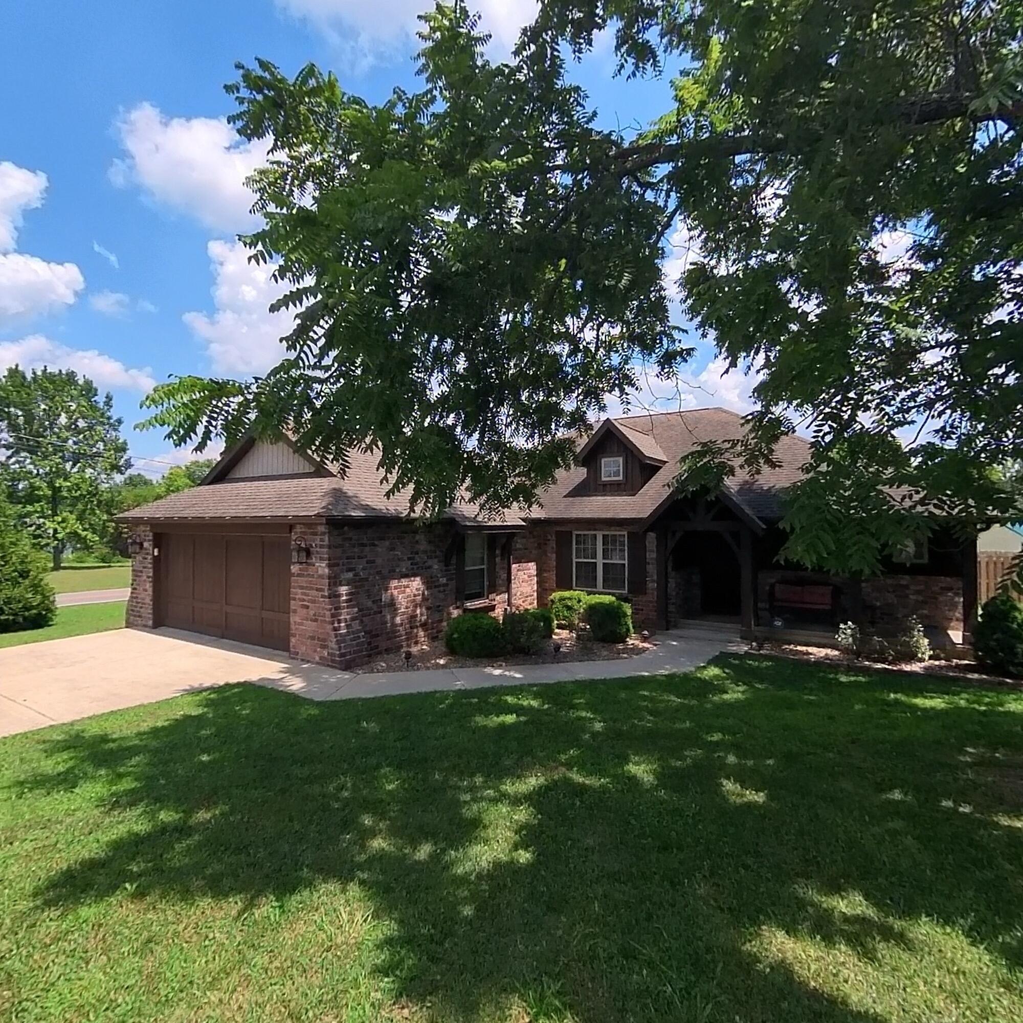 602 Oak Park Boulevard Property Photo 1