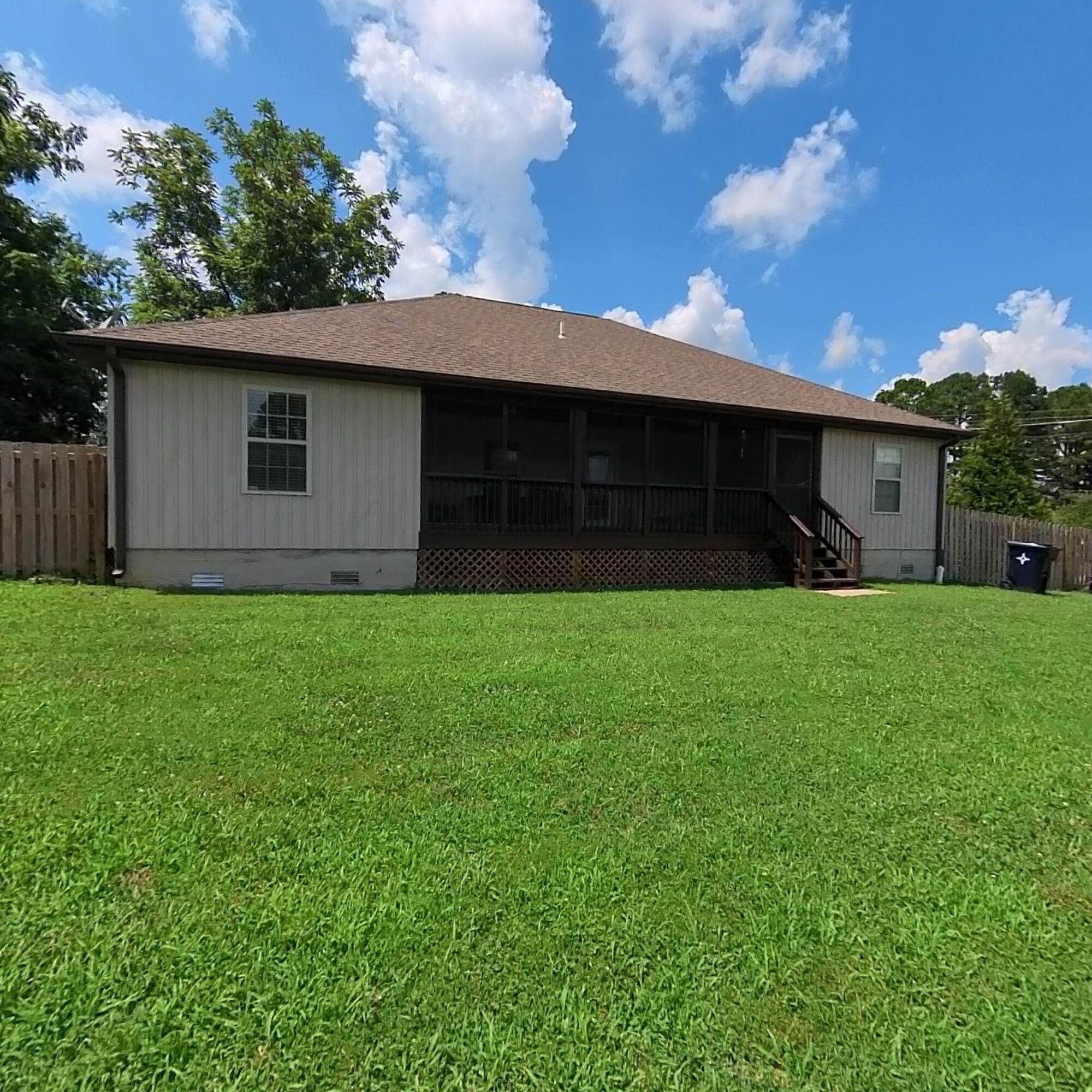 602 Oak Park Boulevard Property Photo 3
