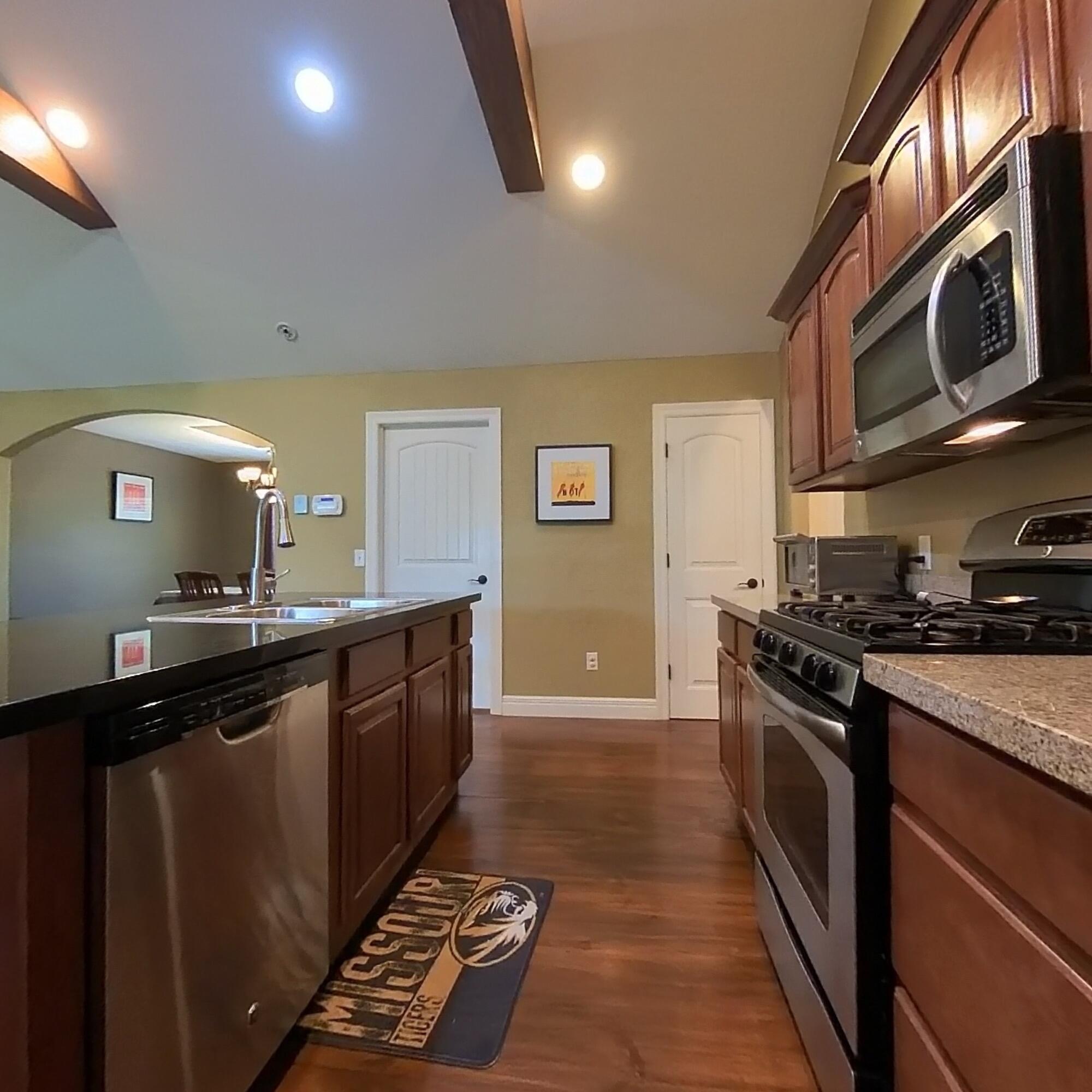 602 Oak Park Boulevard Property Photo 14