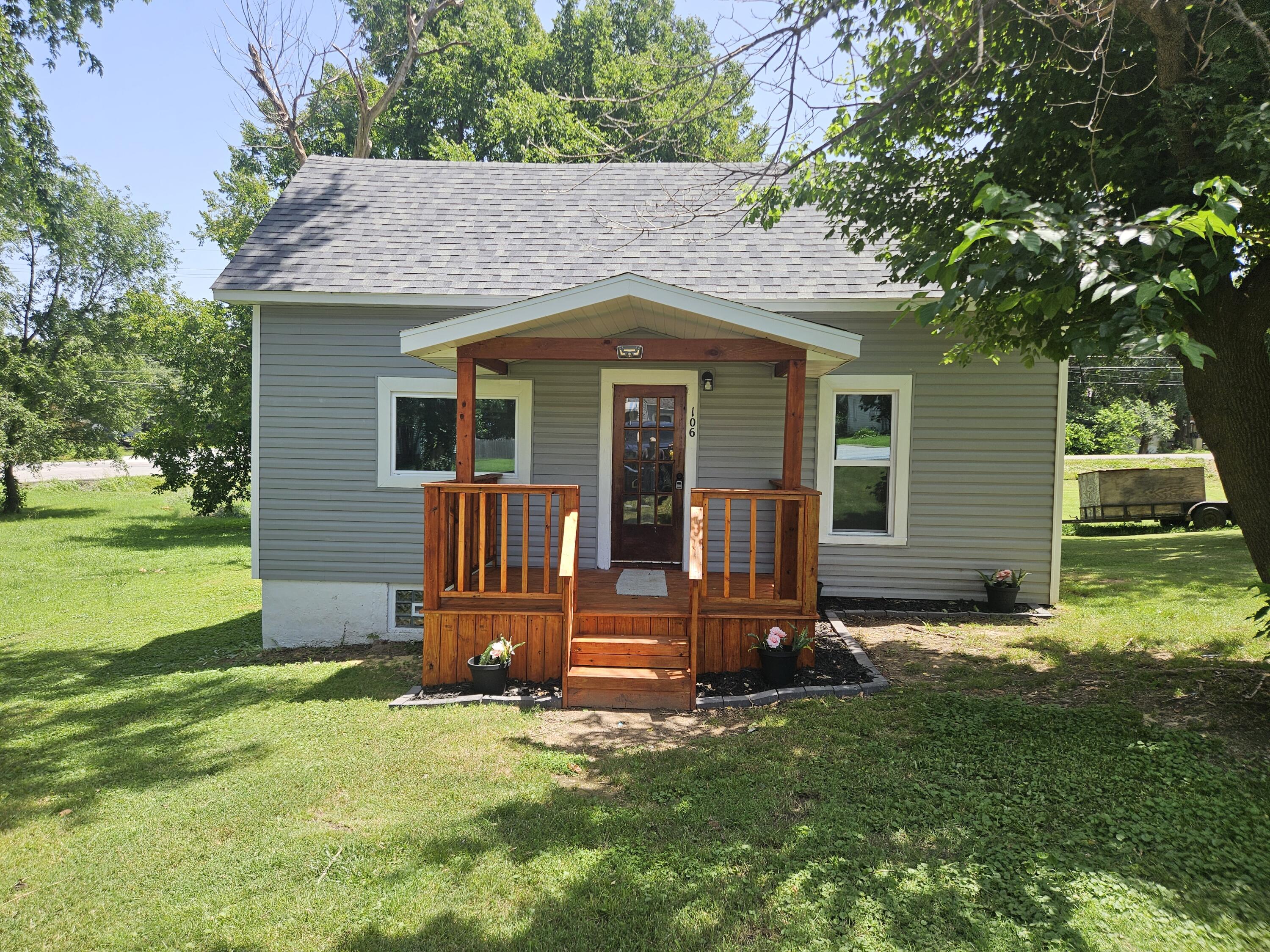 106 Roberts Drive Property Photo 1
