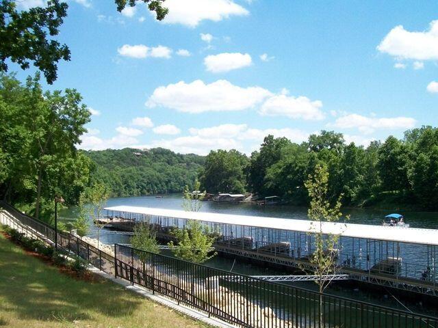 467 Royalty Lane Property Photo 12