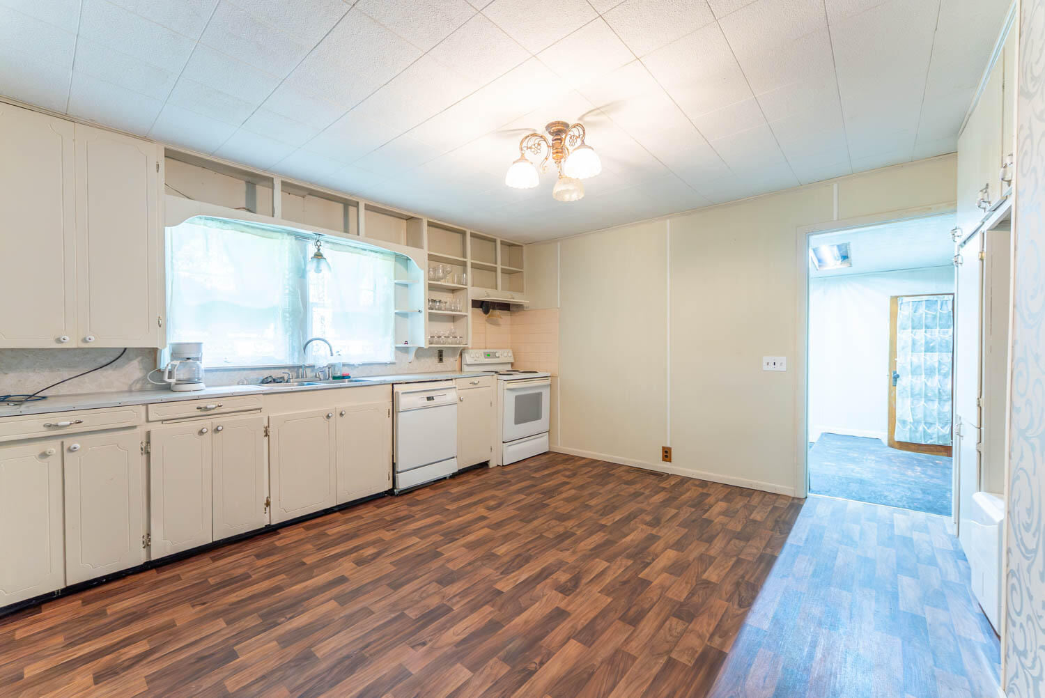 1175 Main Street Property Photo 15
