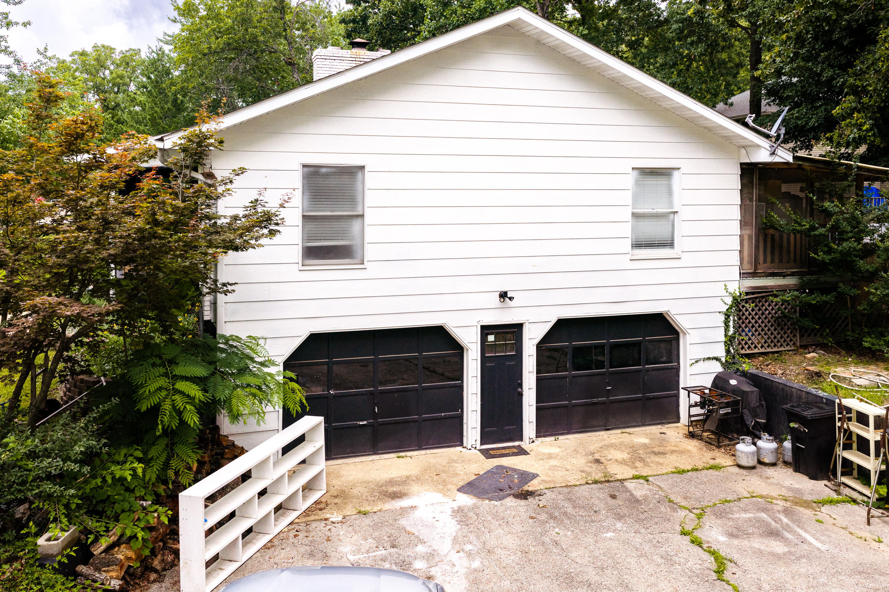 2002 Sycamore Drive Property Photo 18