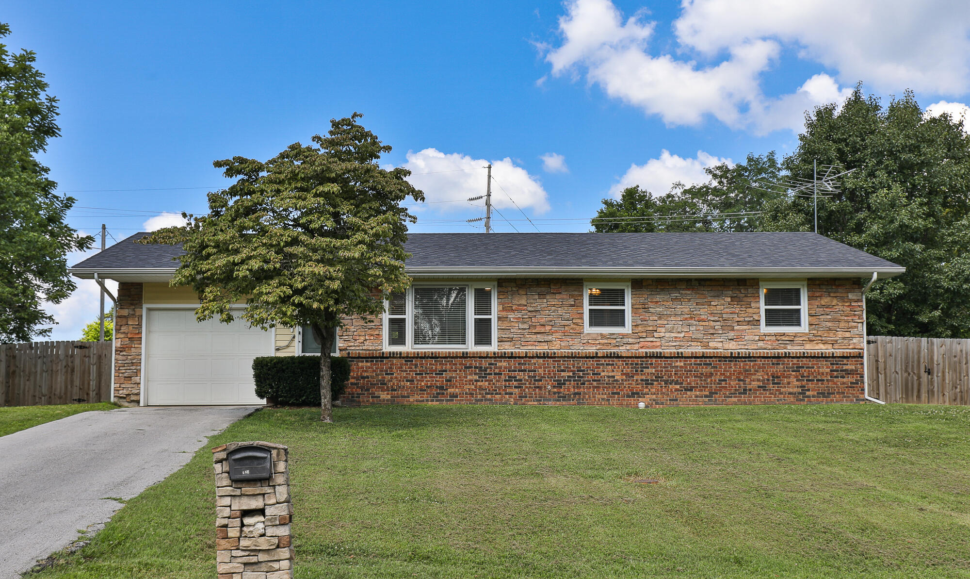 425 North Sunset Avenue Property Photo 1