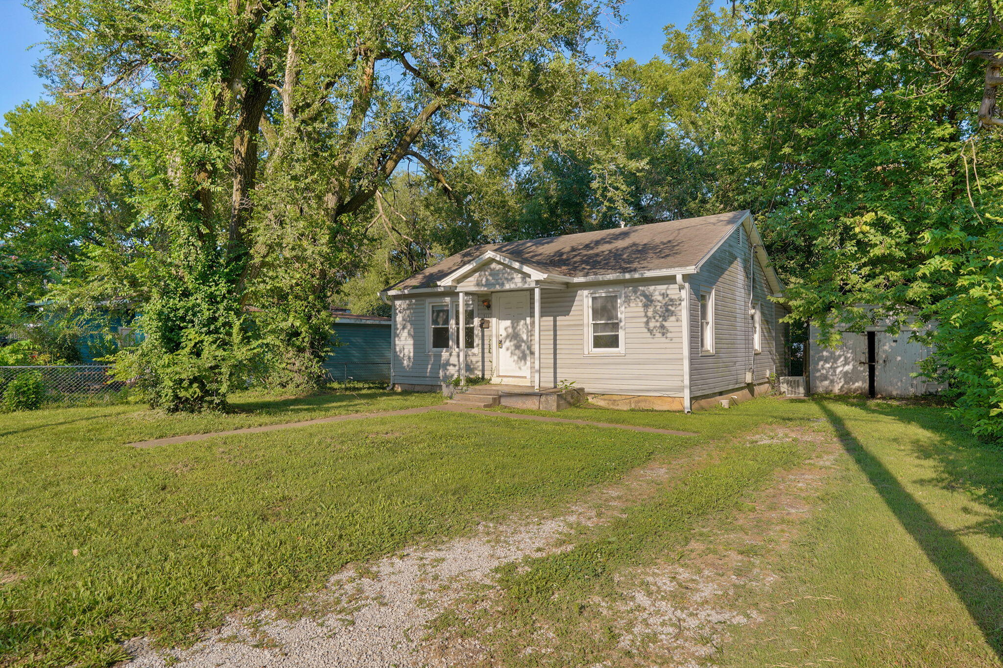 511 North Warren Avenue Property Photo 2