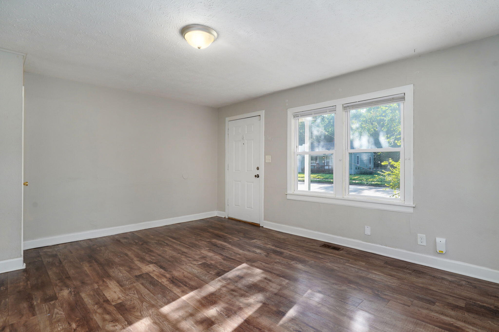511 North Warren Avenue Property Photo 5