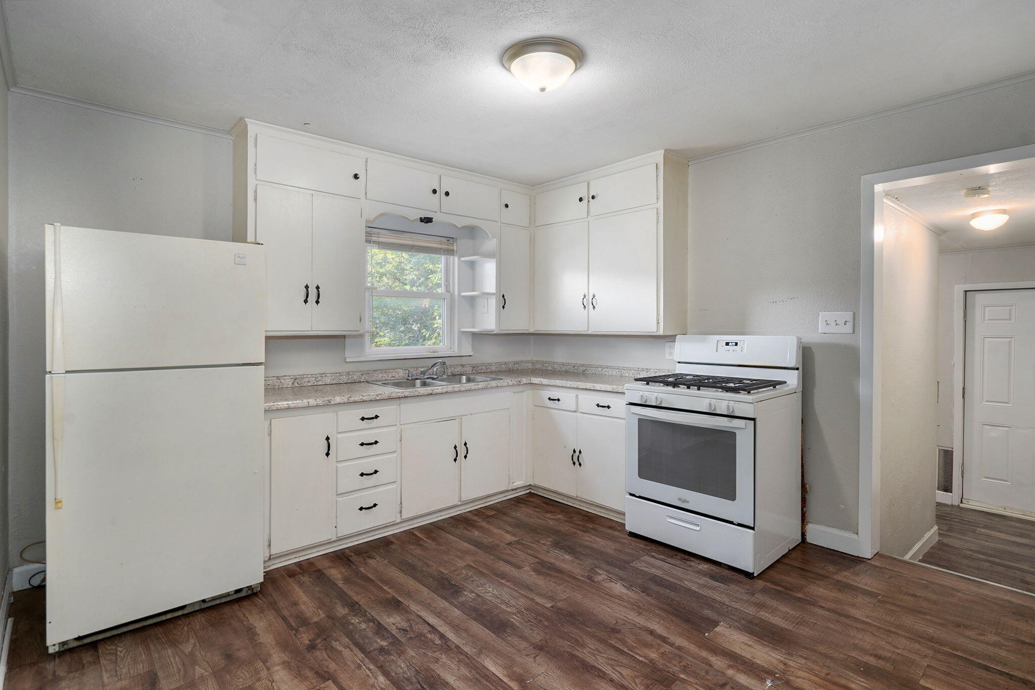 511 North Warren Avenue Property Photo 6
