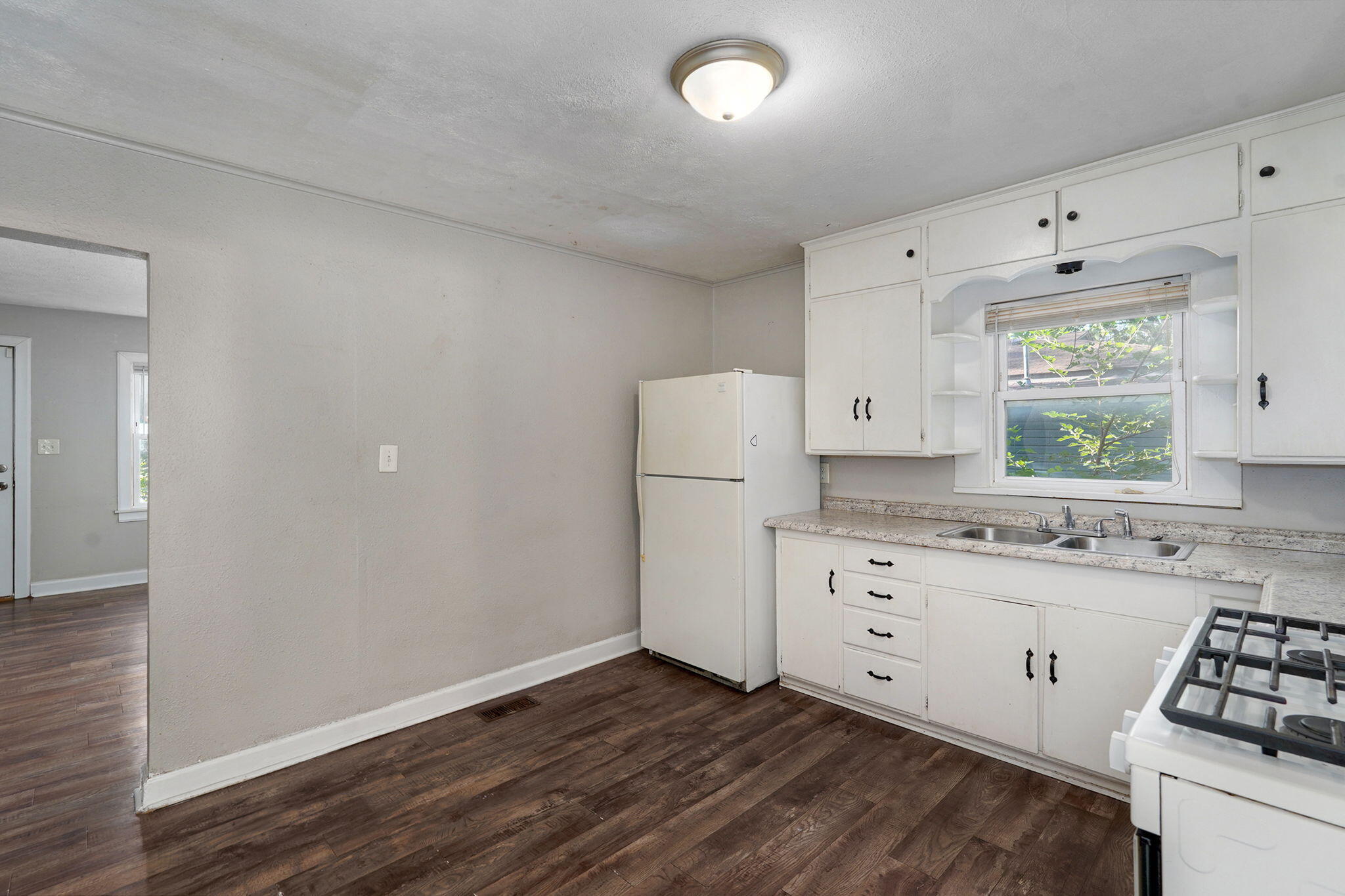 511 North Warren Avenue Property Photo 7