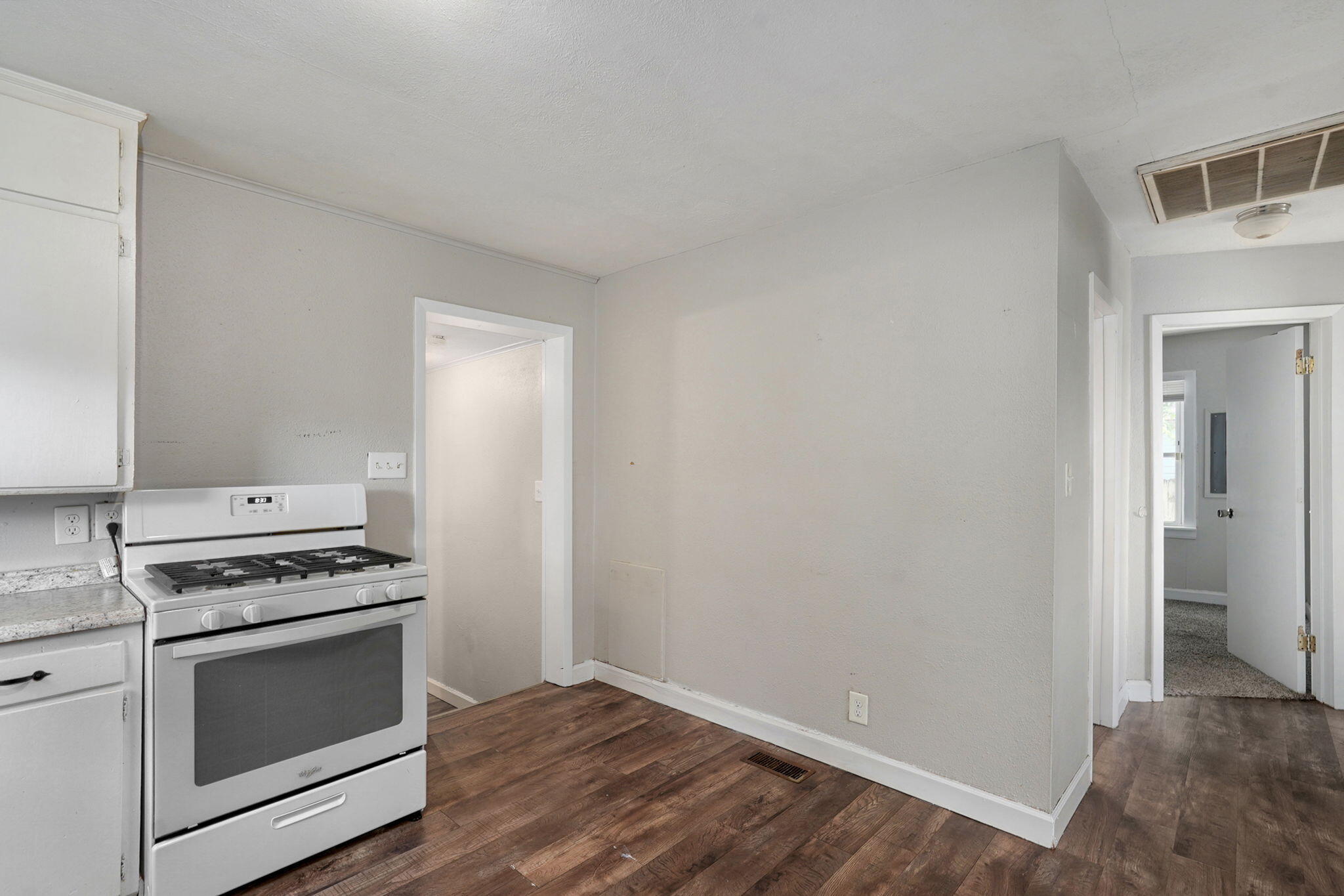 511 North Warren Avenue Property Photo 8