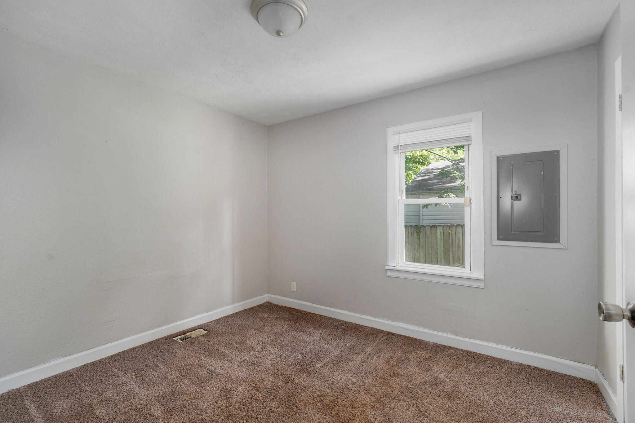 511 North Warren Avenue Property Photo 11