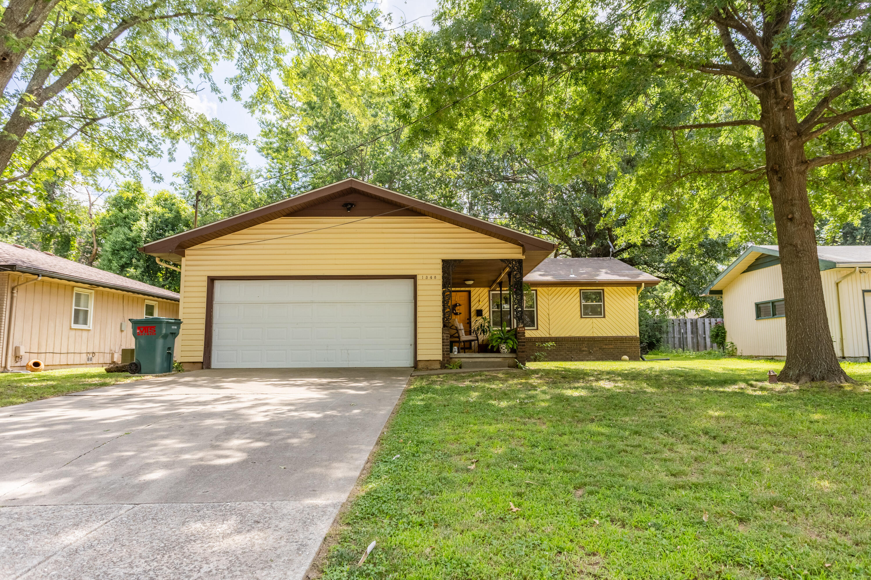 1348 South Arcadia Avenue Property Photo 3