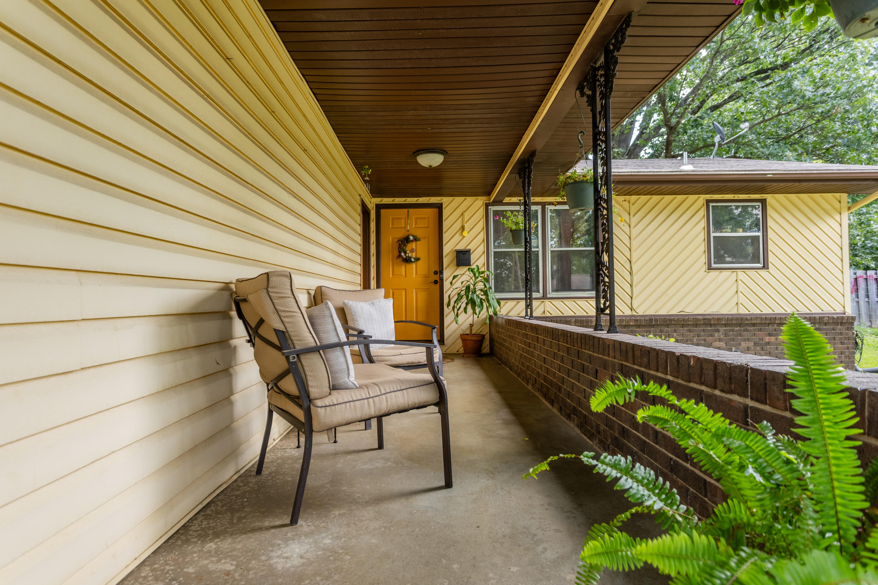 1348 South Arcadia Avenue Property Photo 4