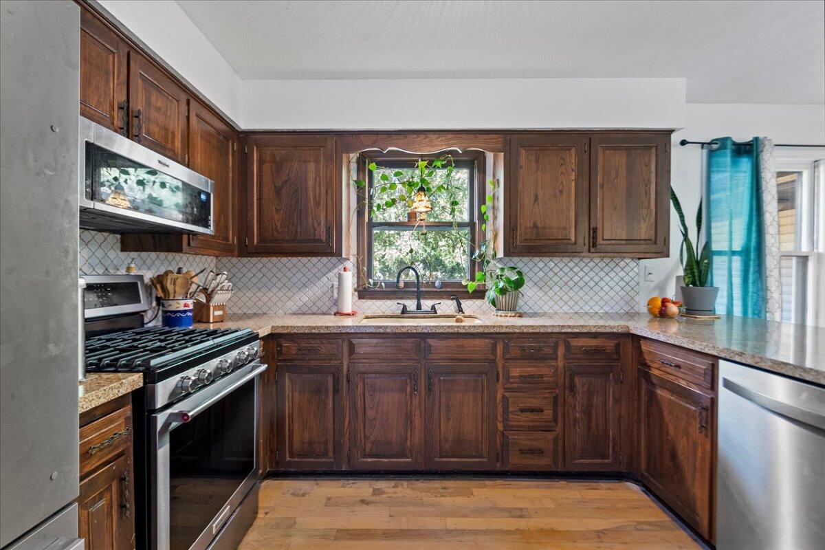 1348 South Arcadia Avenue Property Photo 11