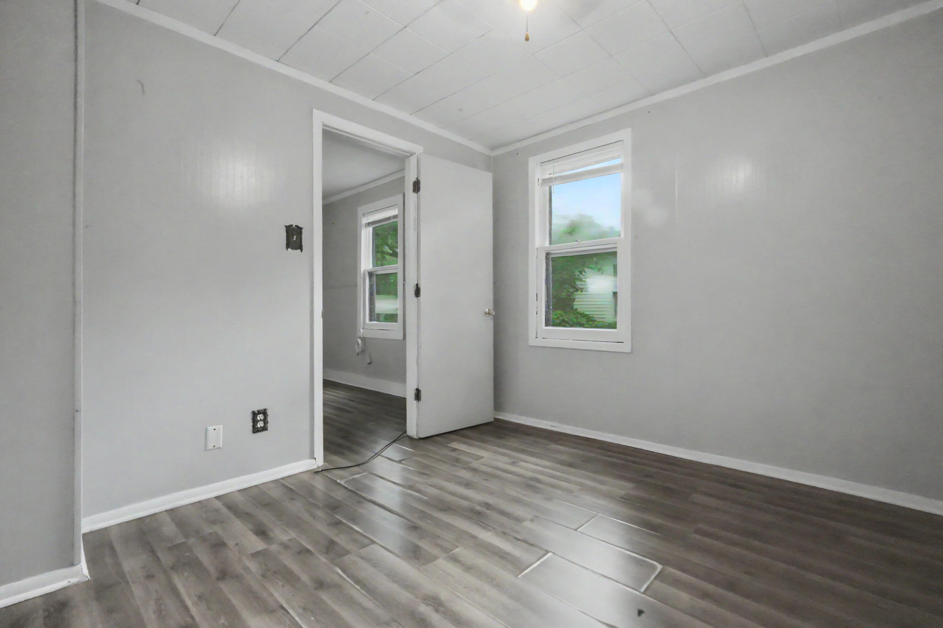 2434 North Pickwick Avenue Property Photo 11