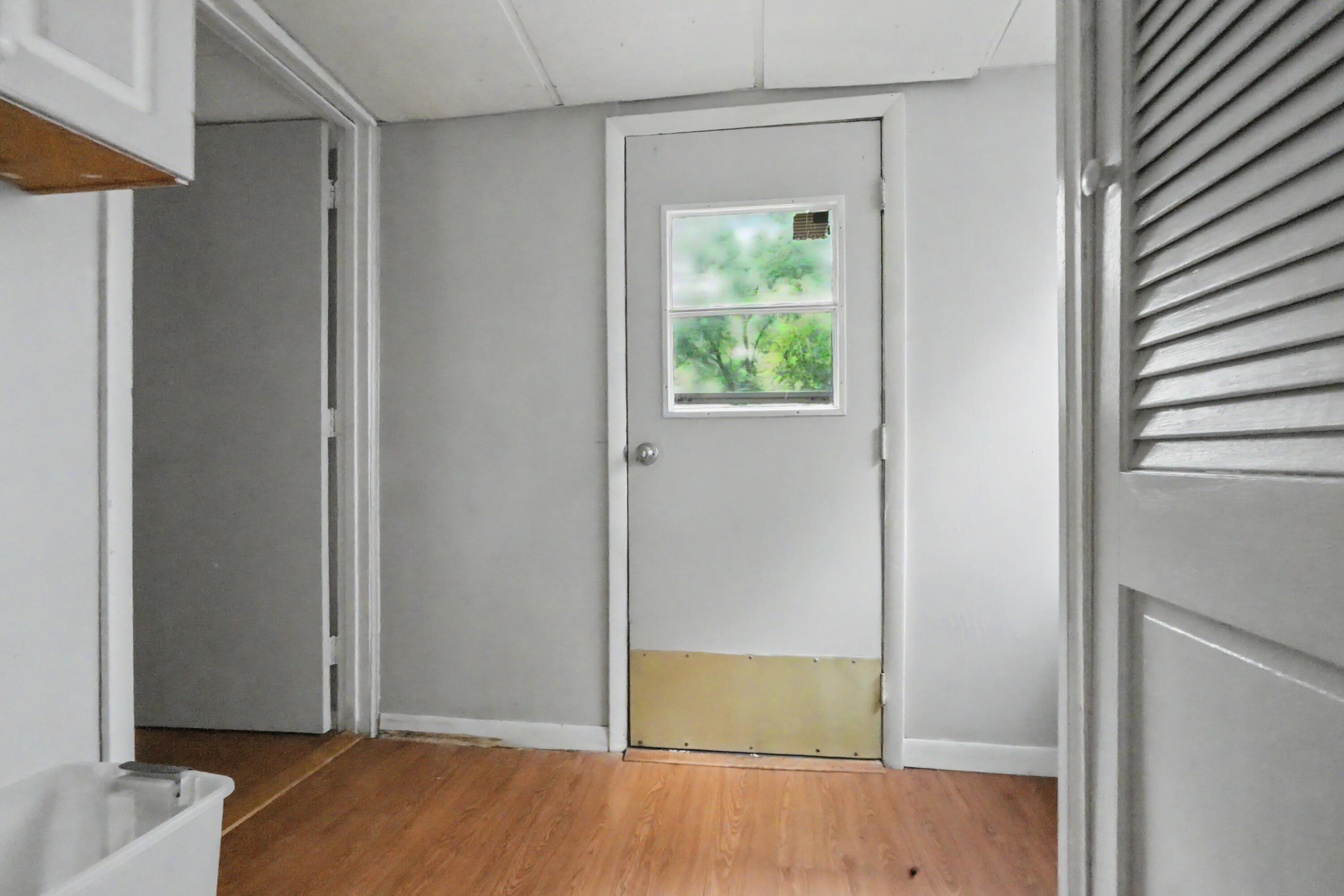 2434 North Pickwick Avenue Property Photo 19