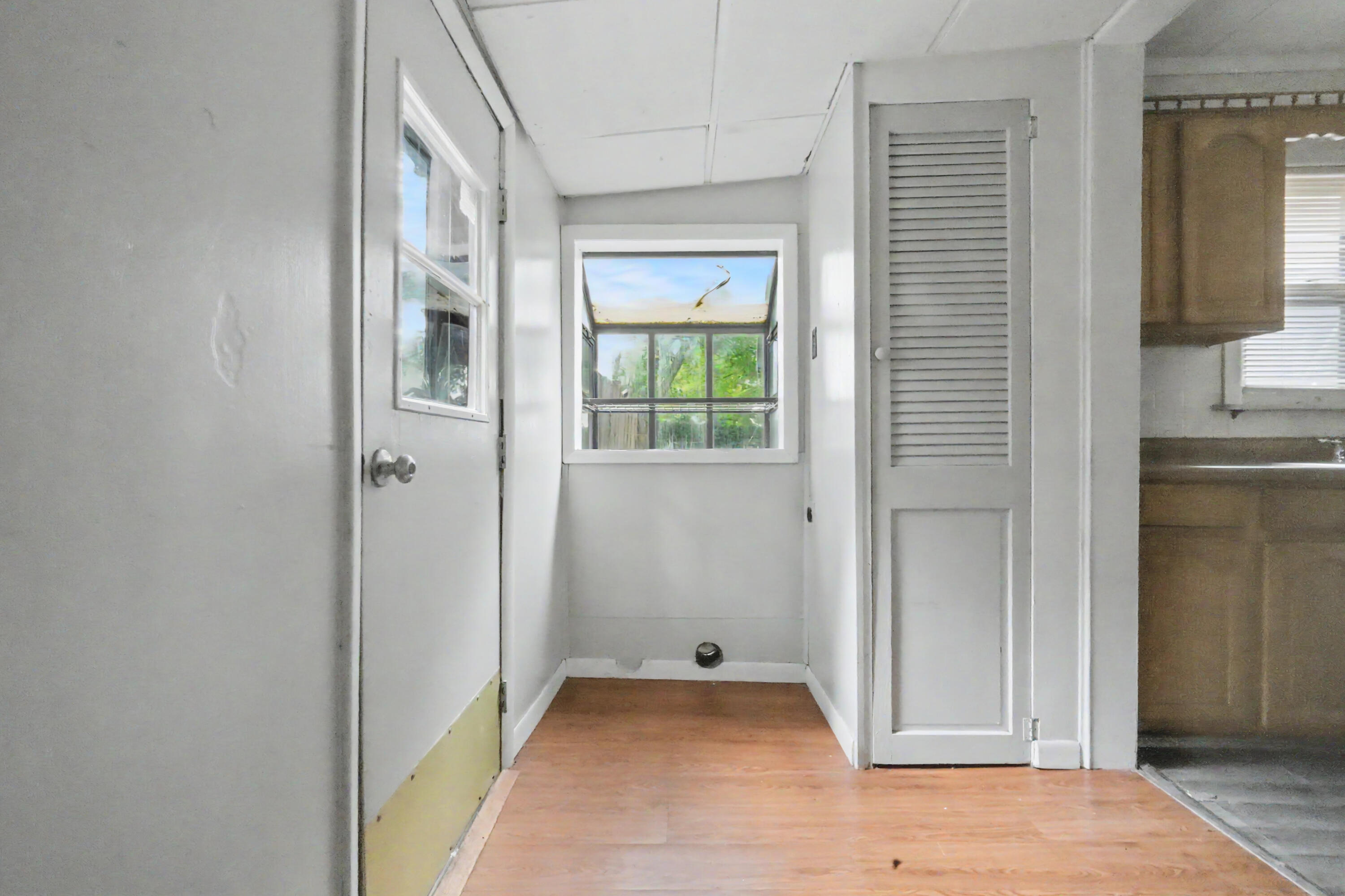 2434 North Pickwick Avenue Property Photo 20