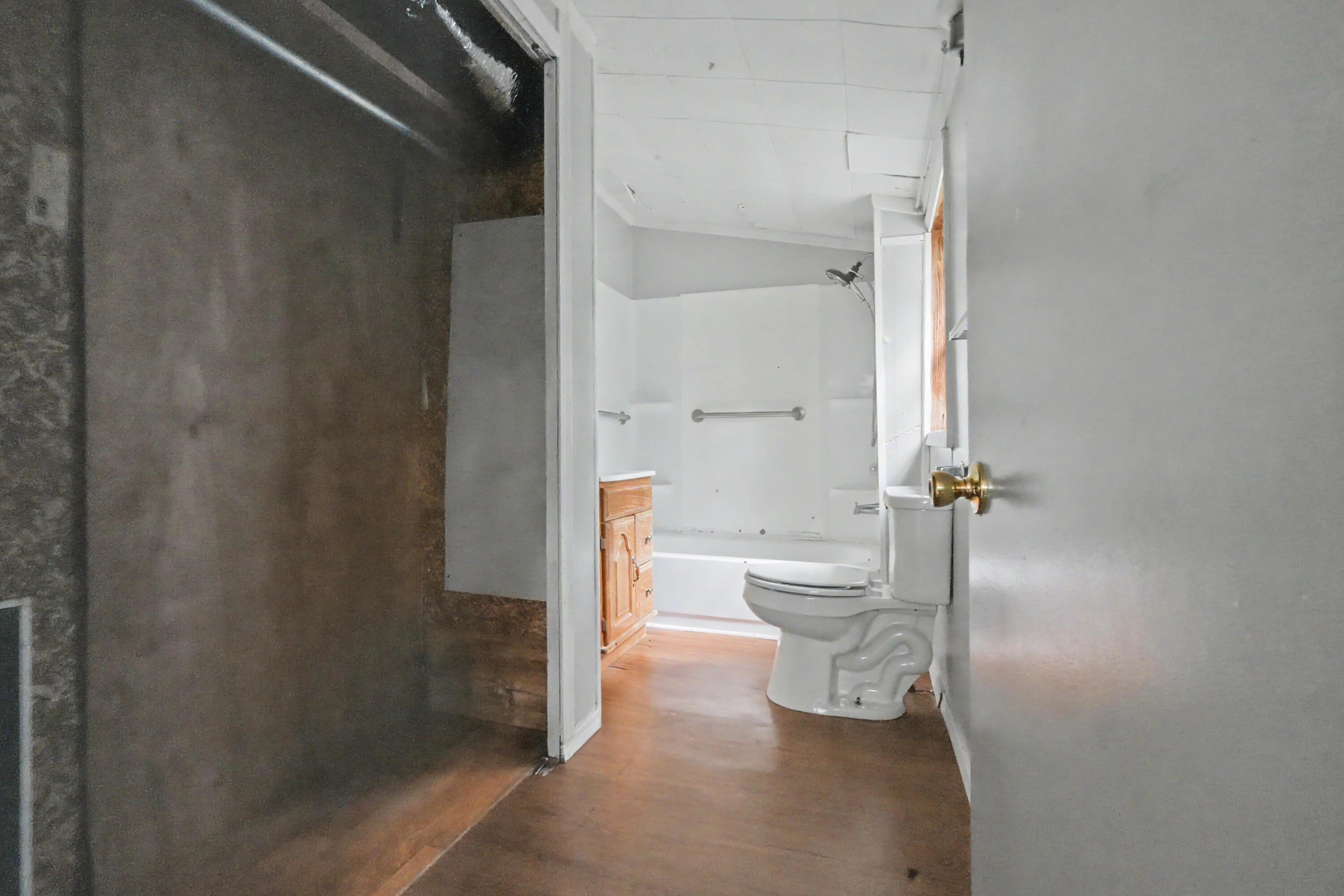 2434 North Pickwick Avenue Property Photo 21