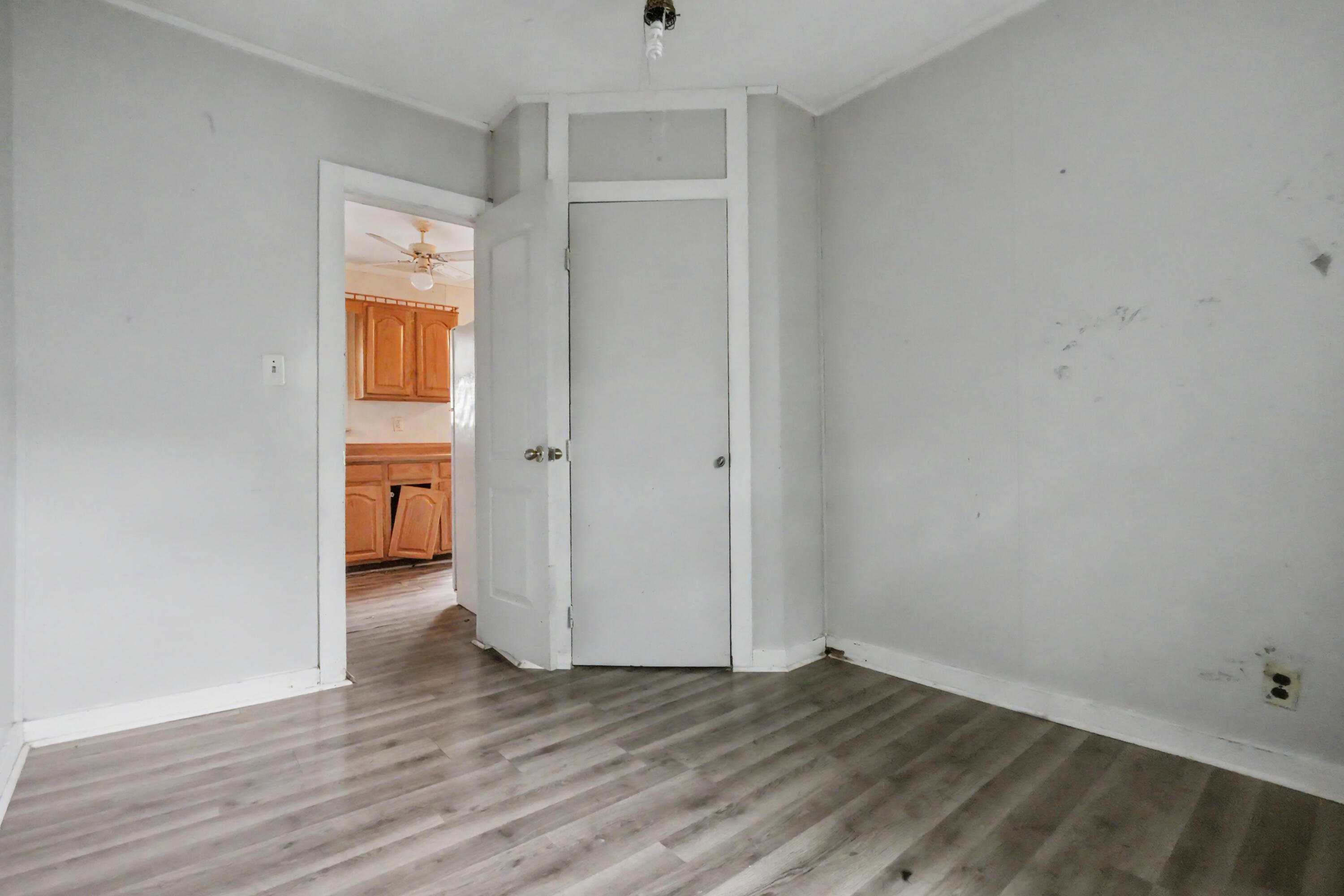 2434 North Pickwick Avenue Property Photo 24
